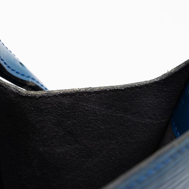 Louis Vuitton Vintage Epi Leather Cluny Shoulder Bag (SHF-52pSSf) - Image 12