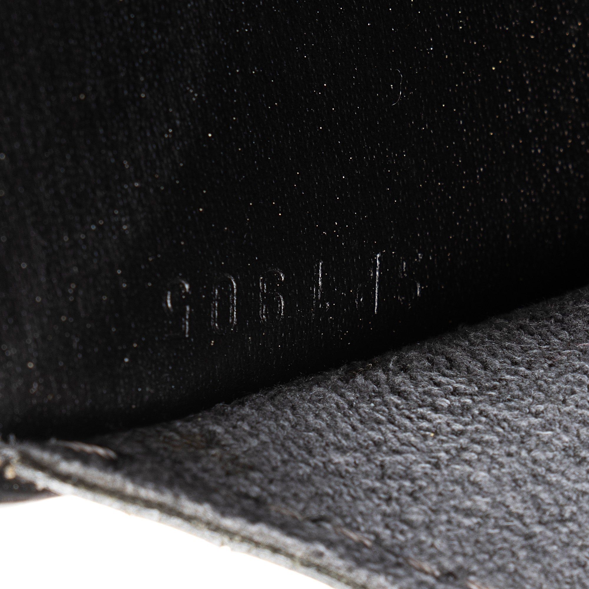 Louis Vuitton Vintage Epi Leather Cluny Shoulder Bag (SHF-d5Ik95) - Image 5