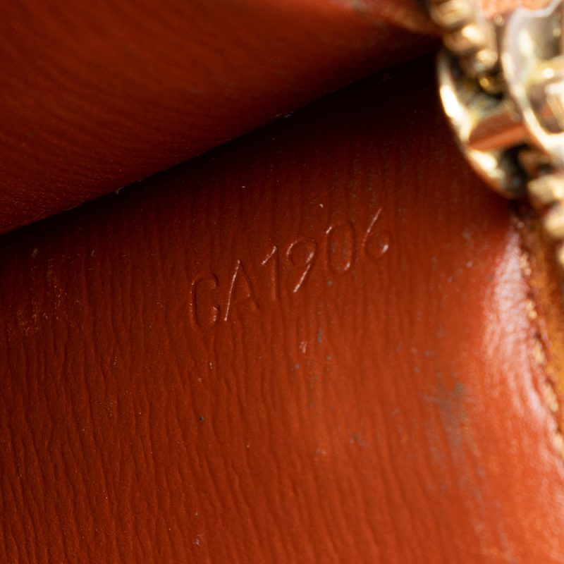 Louis Vuitton Vintage Epi Leather Sarah Wallet - Image 3