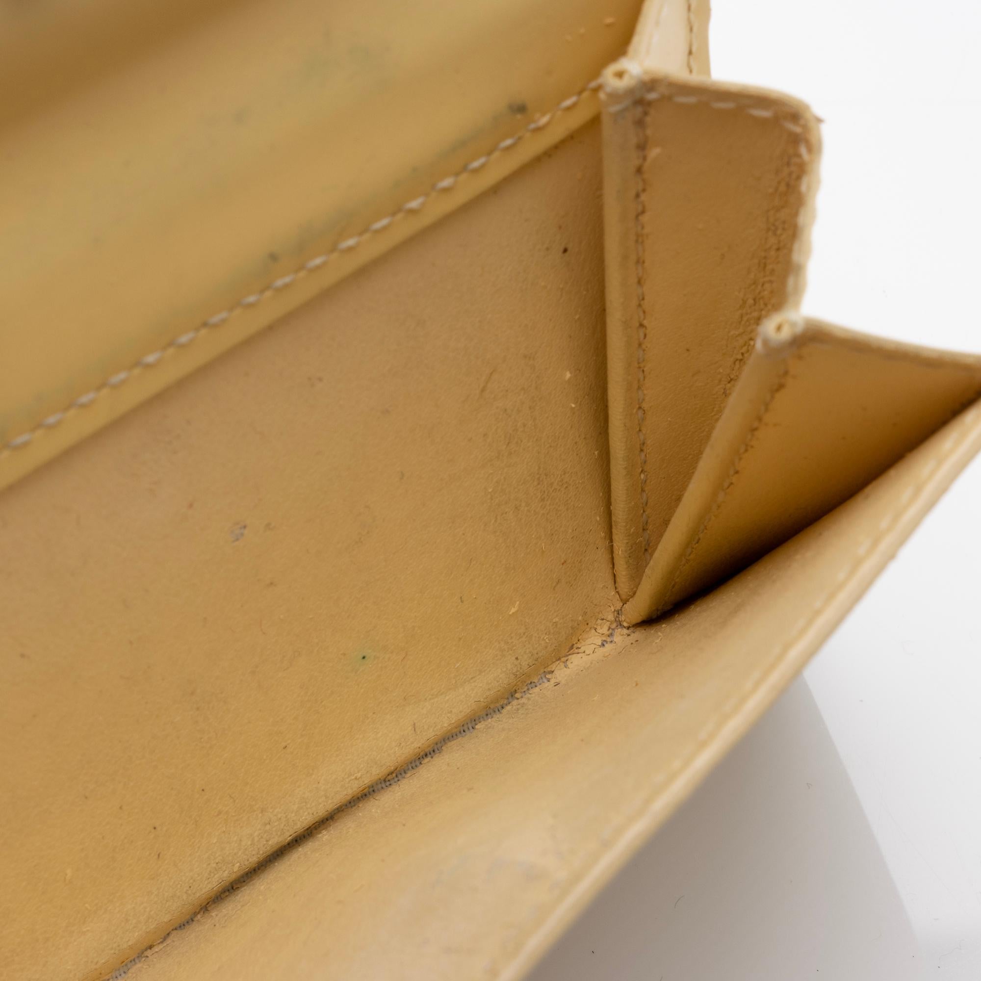 Louis Vuitton Vintage Epi Leather Trifold Wallet - Image 11