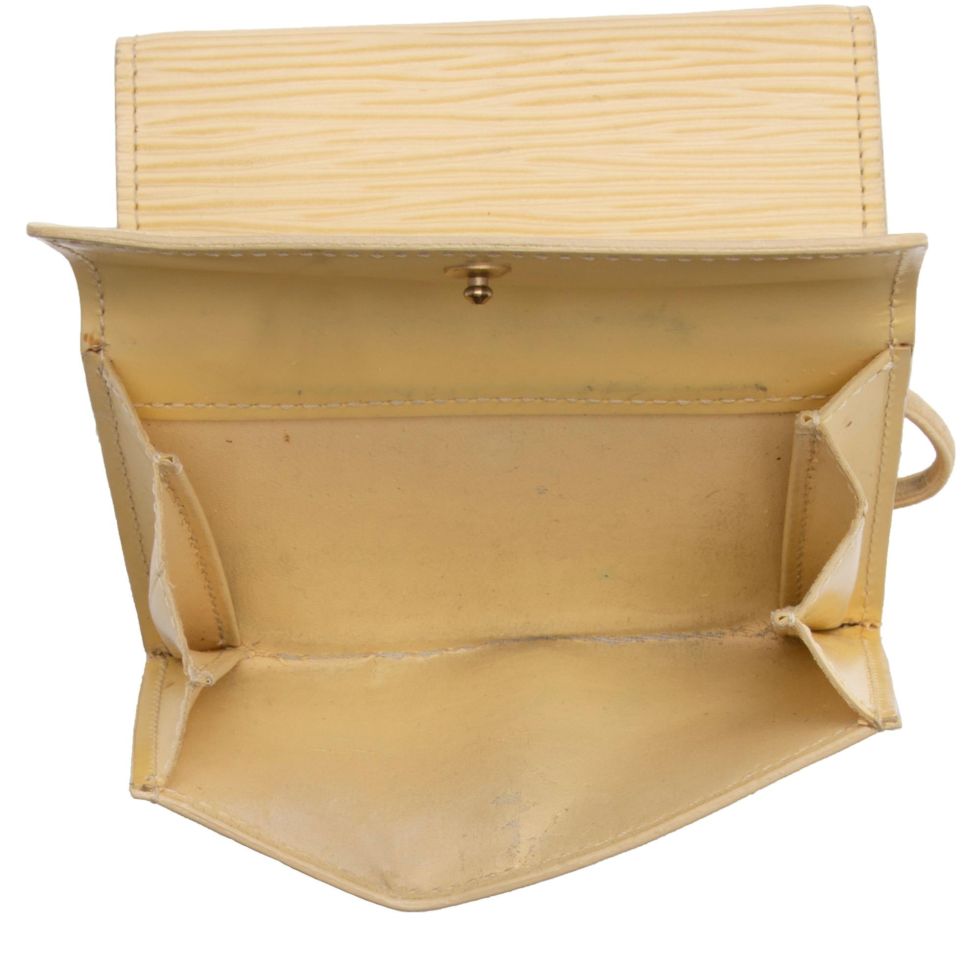 Louis Vuitton Vintage Epi Leather Trifold Wallet - Image 5