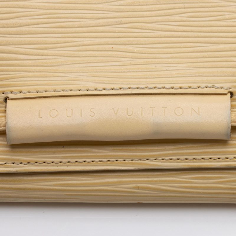 Louis Vuitton Vintage Epi Leather Trifold Wallet - Image 7