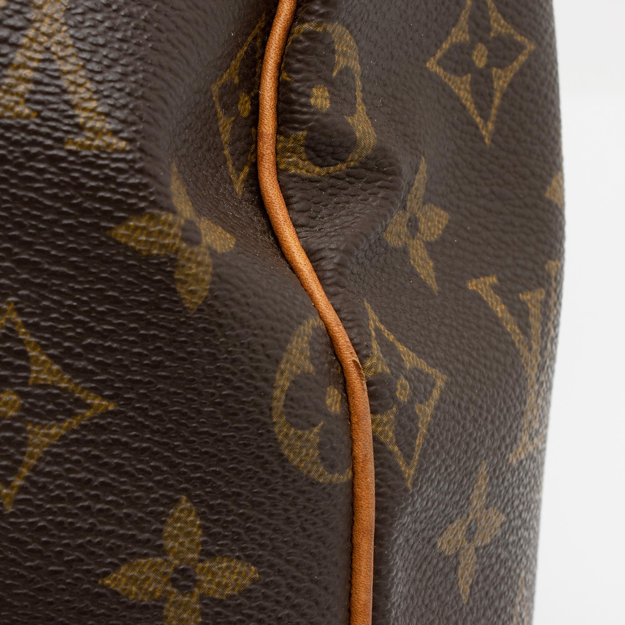 Louis Vuitton Vintage Monogram Canvas Keepall 55 Duffle Bag (SHF-7T21wA) - Image 11