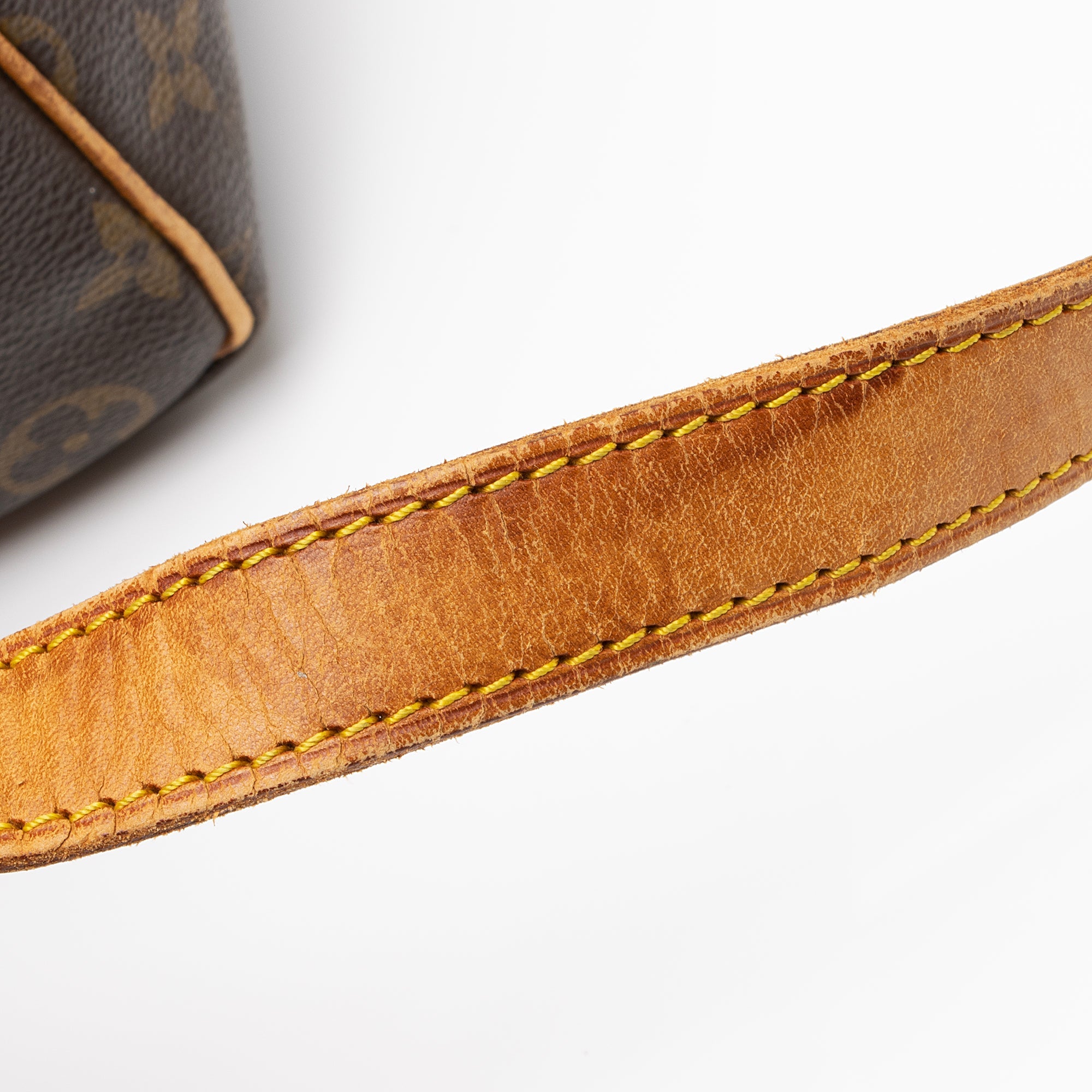 Louis Vuitton Vintage Monogram Canvas Keepall Bandouliere 45 Duffle Bag (SHF-23676) - Image 12