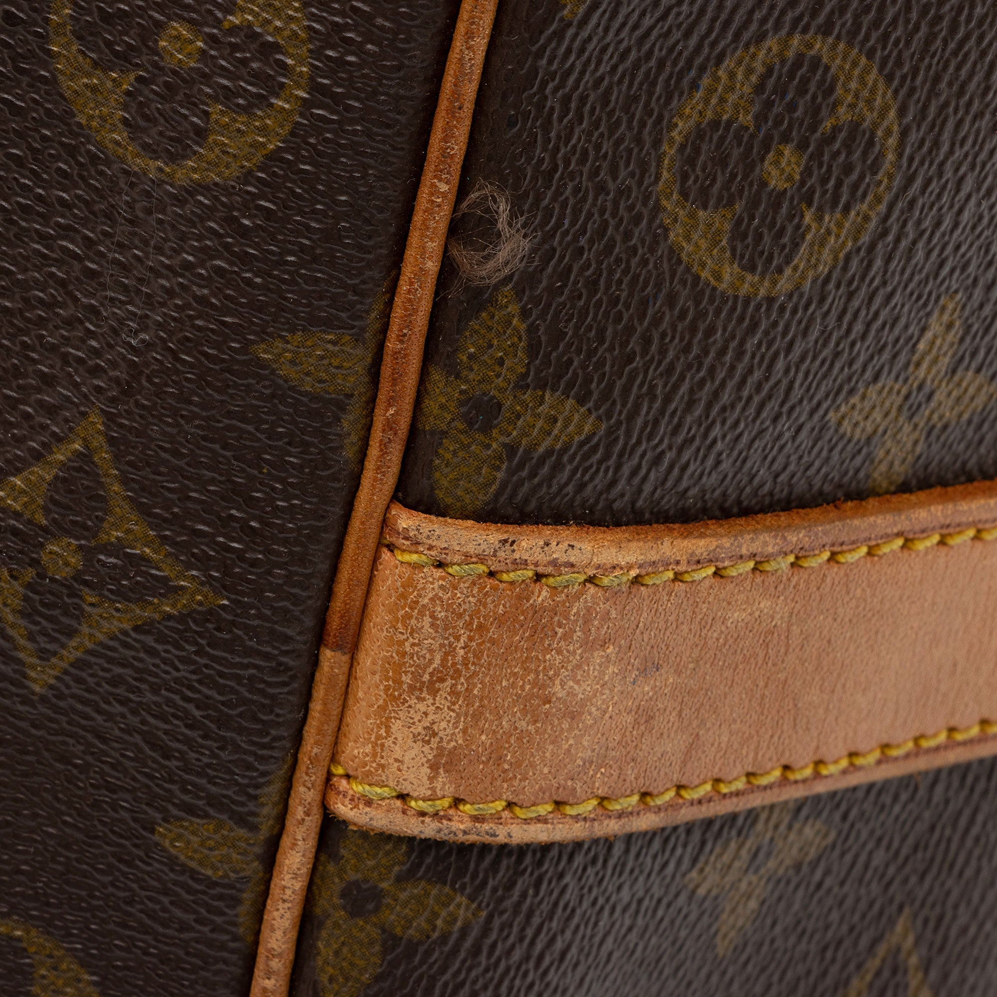Louis Vuitton Vintage Monogram Canvas Keepall Bandouliere 50 Duffle Bag (SHF-3GGL8o) - Image 12