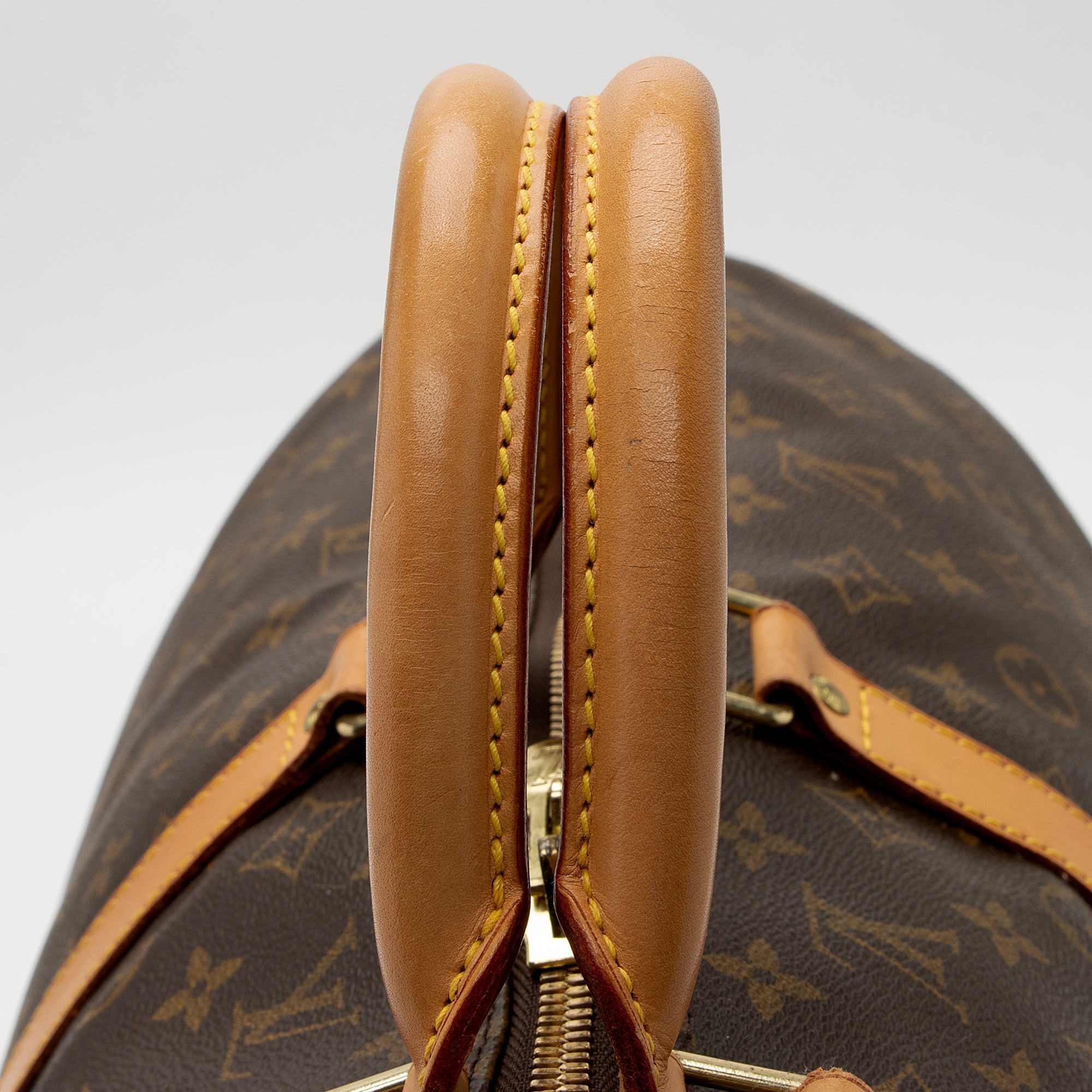 Louis Vuitton Vintage Monogram Canvas Keepall Bandouliere 55 Duffle Bag (SHF-22479) - Image 13