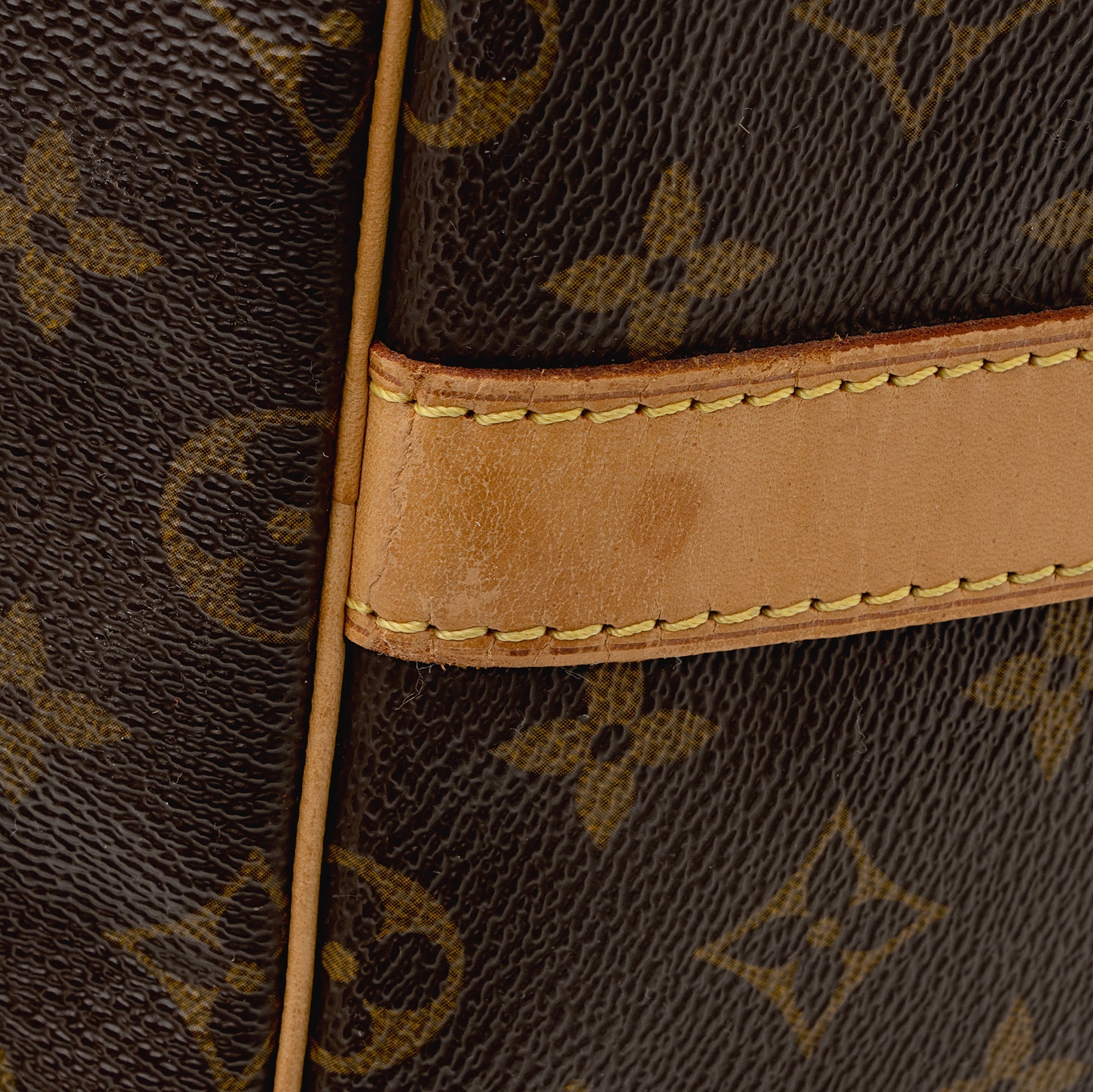 Louis Vuitton Vintage Monogram Canvas Keepall Bandouliere 55 Duffle Bag (SHF-22479) - Image 17