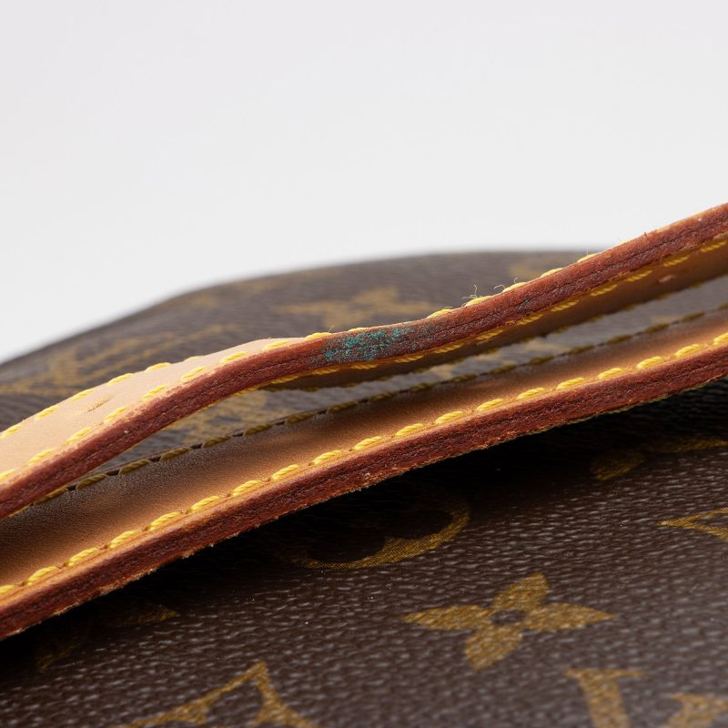 Louis Vuitton Vintage Monogram Canvas Keepall Bandouliere 55 Duffle Bag (SHF-PQTyV5) - Image 17