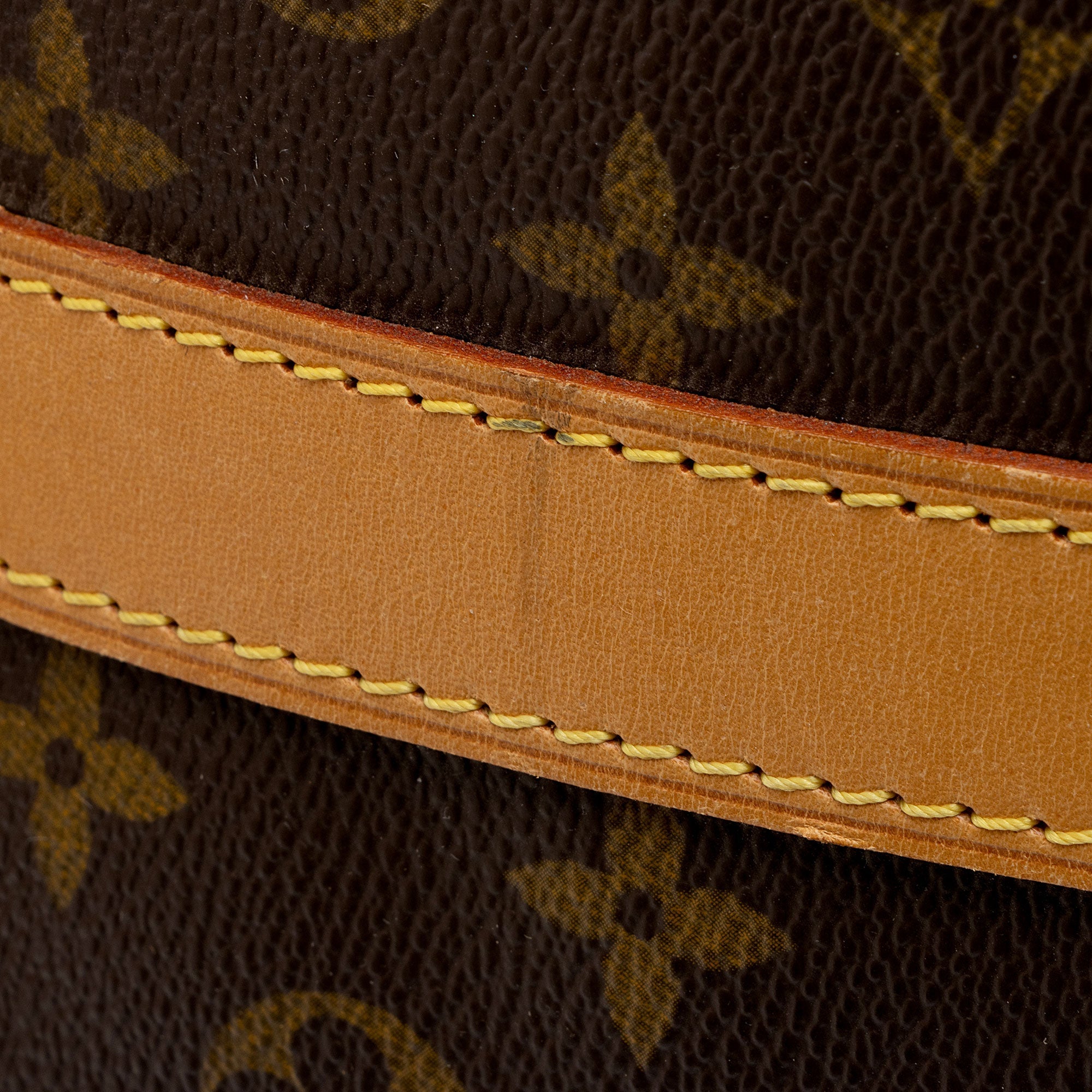 Louis Vuitton Vintage Monogram Canvas Keepall Bandouliere 60 Duffle Bag (SHF-N7uWMn) - Image 17
