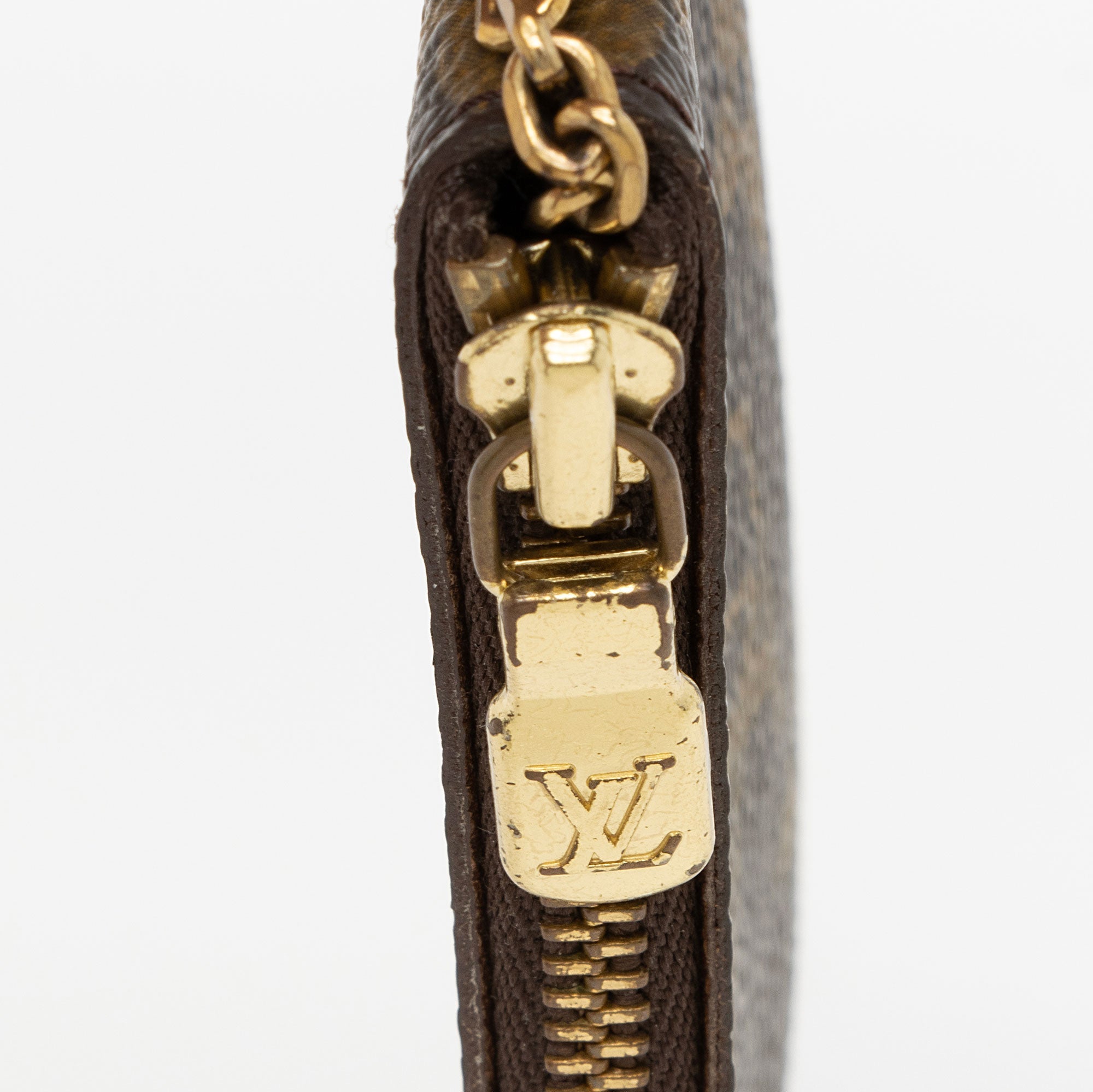 Louis Vuitton Vintage Monogram Canvas Key Pouch (SHF-OnAhFA) - Image 6