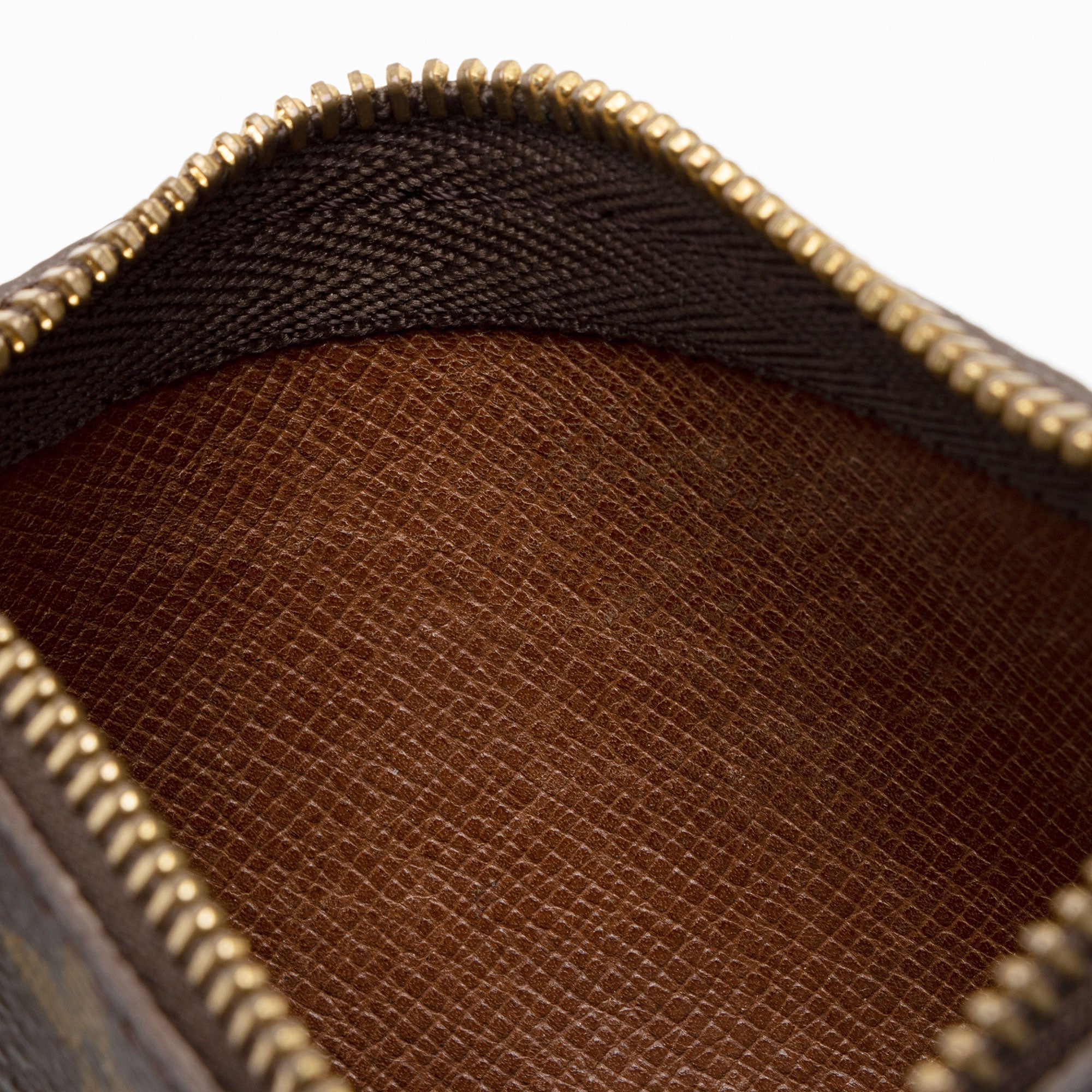 Louis Vuitton Vintage Monogram Canvas Key Pouch (SHF-OnAhFA) - Image 7