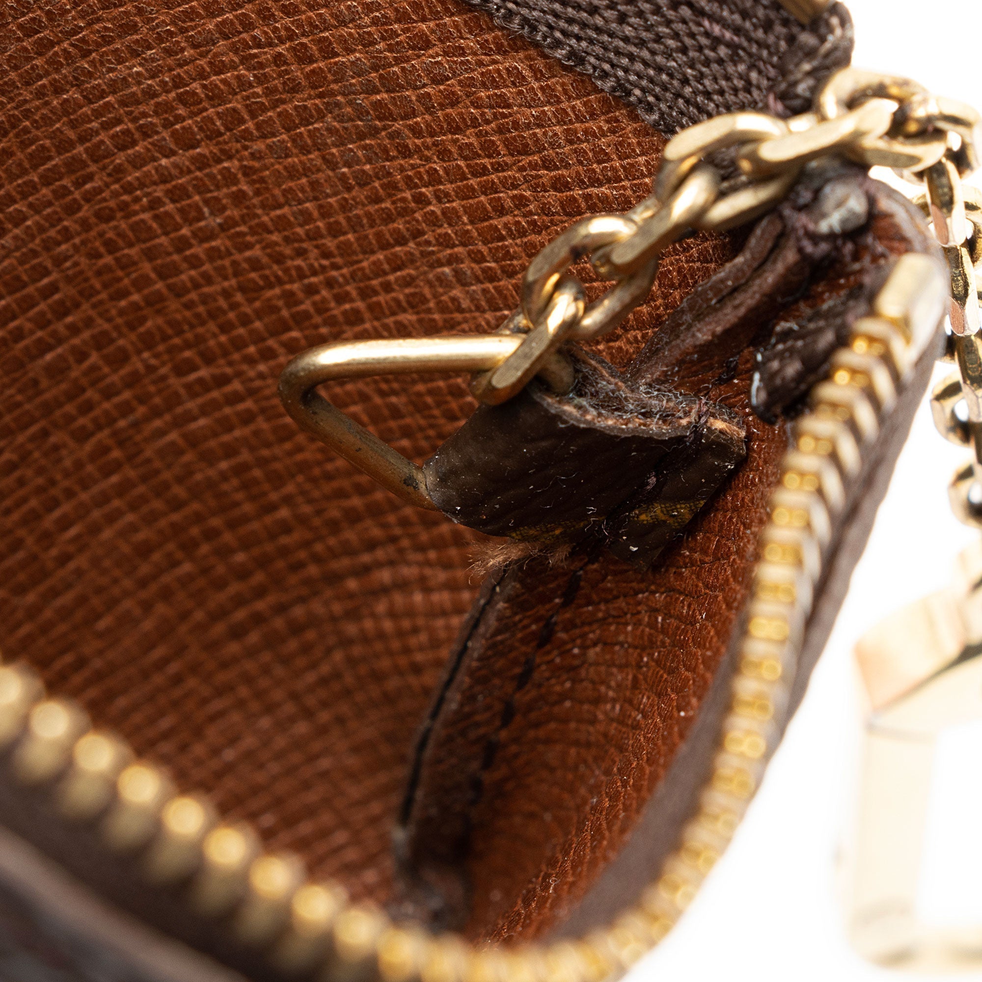Louis Vuitton Vintage Monogram Canvas Key Pouch (SHF-OnAhFA) - Image 8