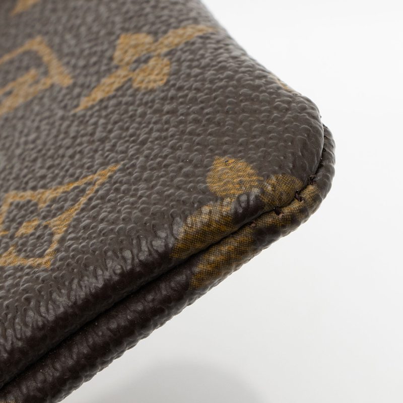 Louis Vuitton Vintage Monogram Canvas Key Pouch (SHF-OnAhFA) - Image 10