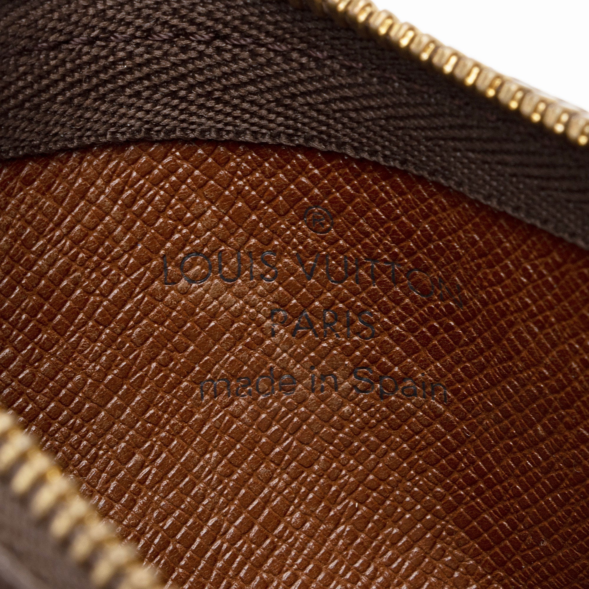 Louis Vuitton Vintage Monogram Canvas Key Pouch (SHF-OnAhFA) - Image 5