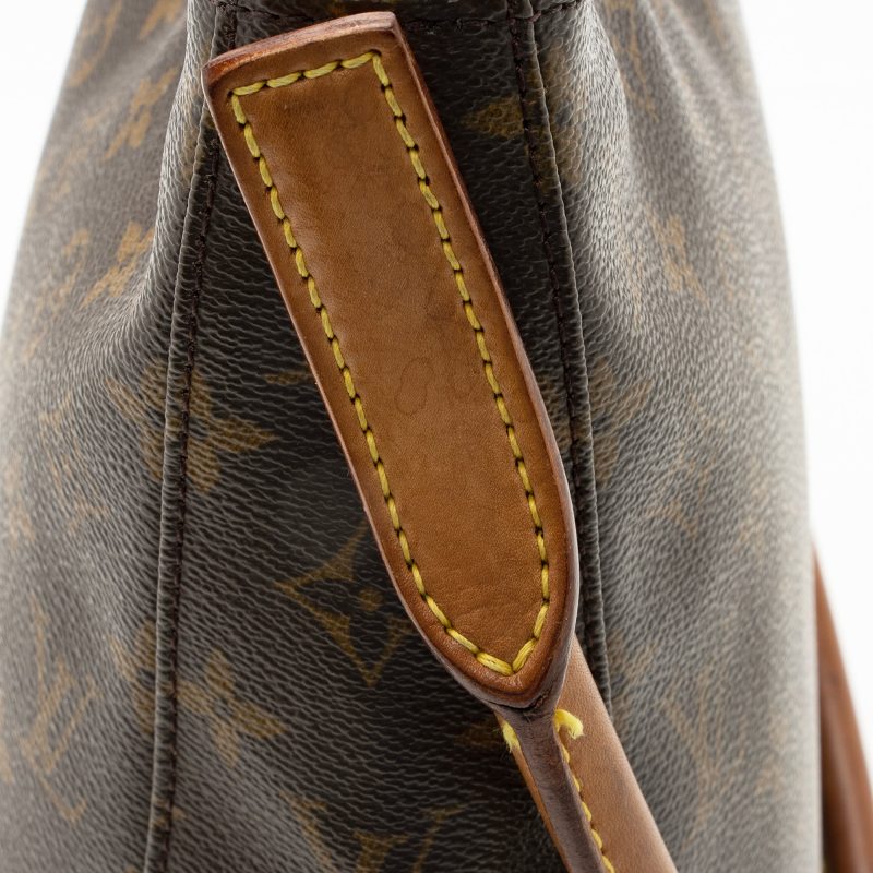 Louis Vuitton Vintage Monogram Canvas Looping GM Shoulder Bag (SHF-22709) - Image 13