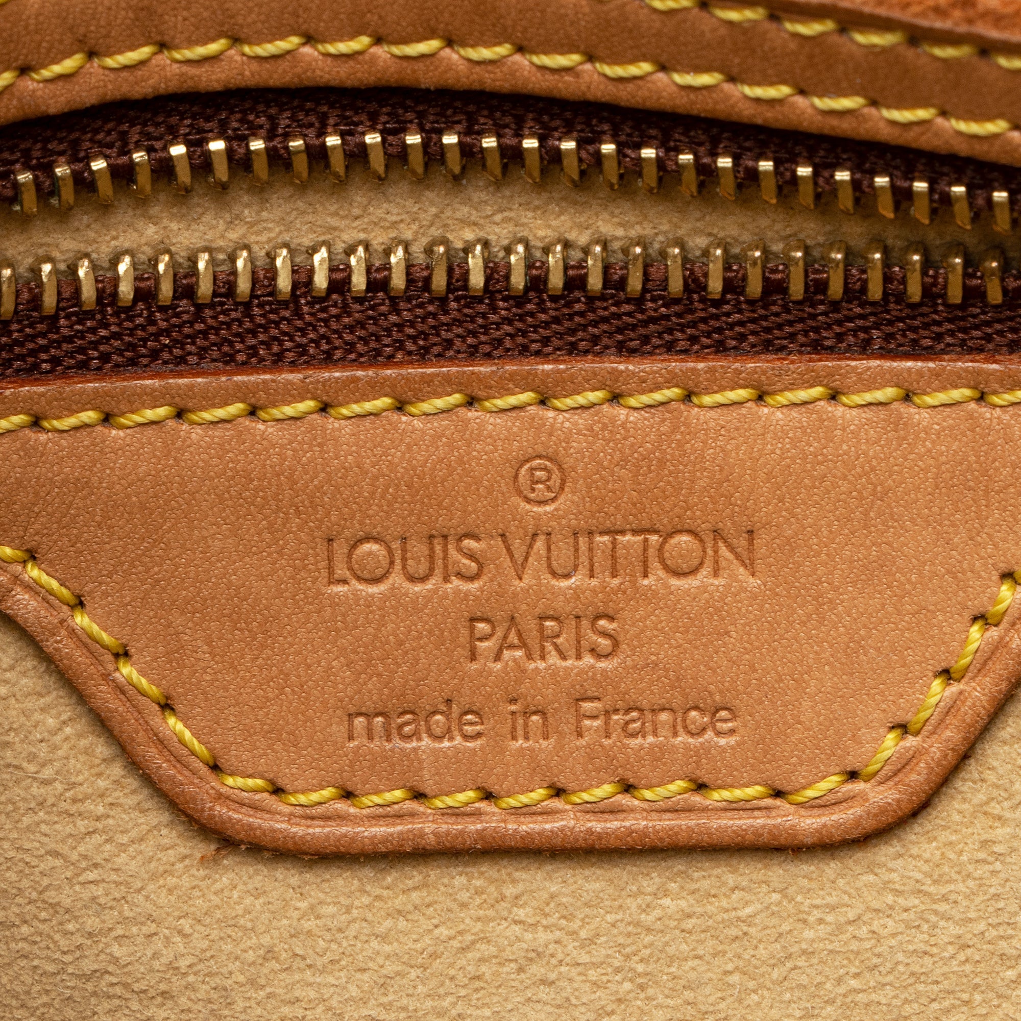 Louis Vuitton Vintage Monogram Canvas Looping GM Shoulder Bag (SHF-22709) - Image 7