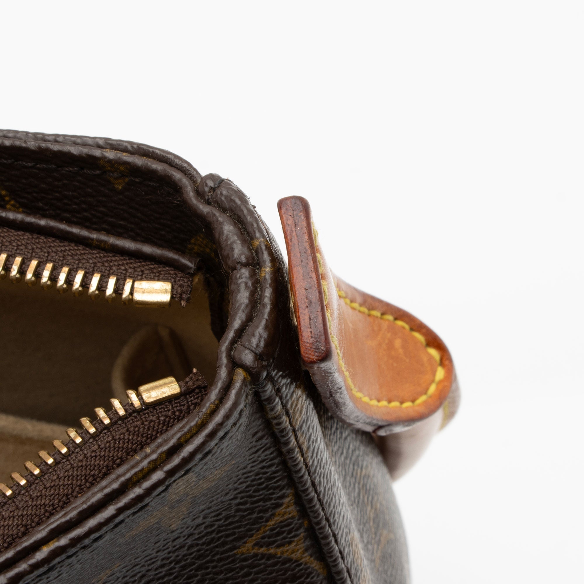 Louis Vuitton Vintage Monogram Canvas Looping MM Shoulder Bag (SHF-2H9qKf) - Image 9