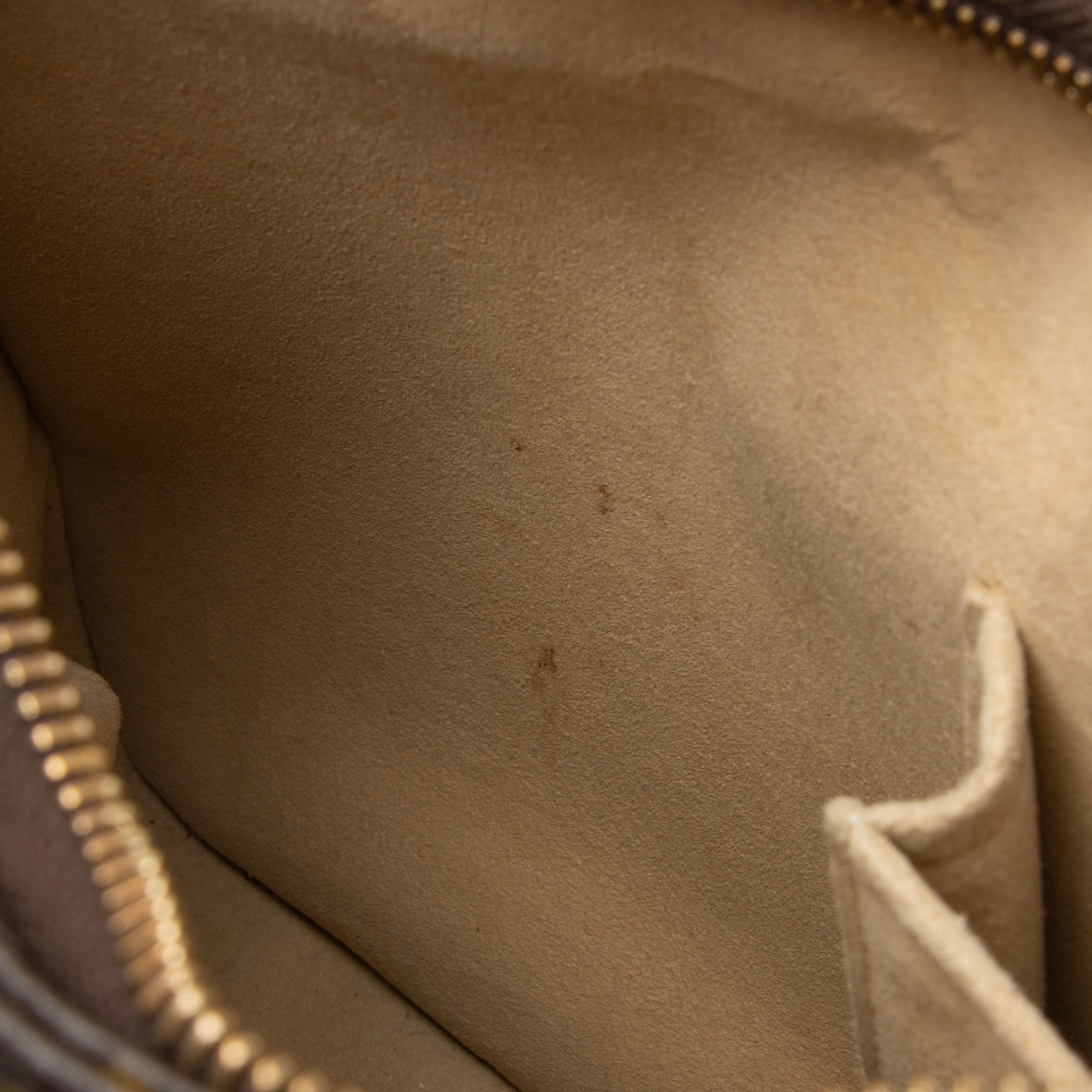 Louis Vuitton Vintage Monogram Canvas Looping MM Shoulder Bag (SHF-2H9qKf) - Image 13