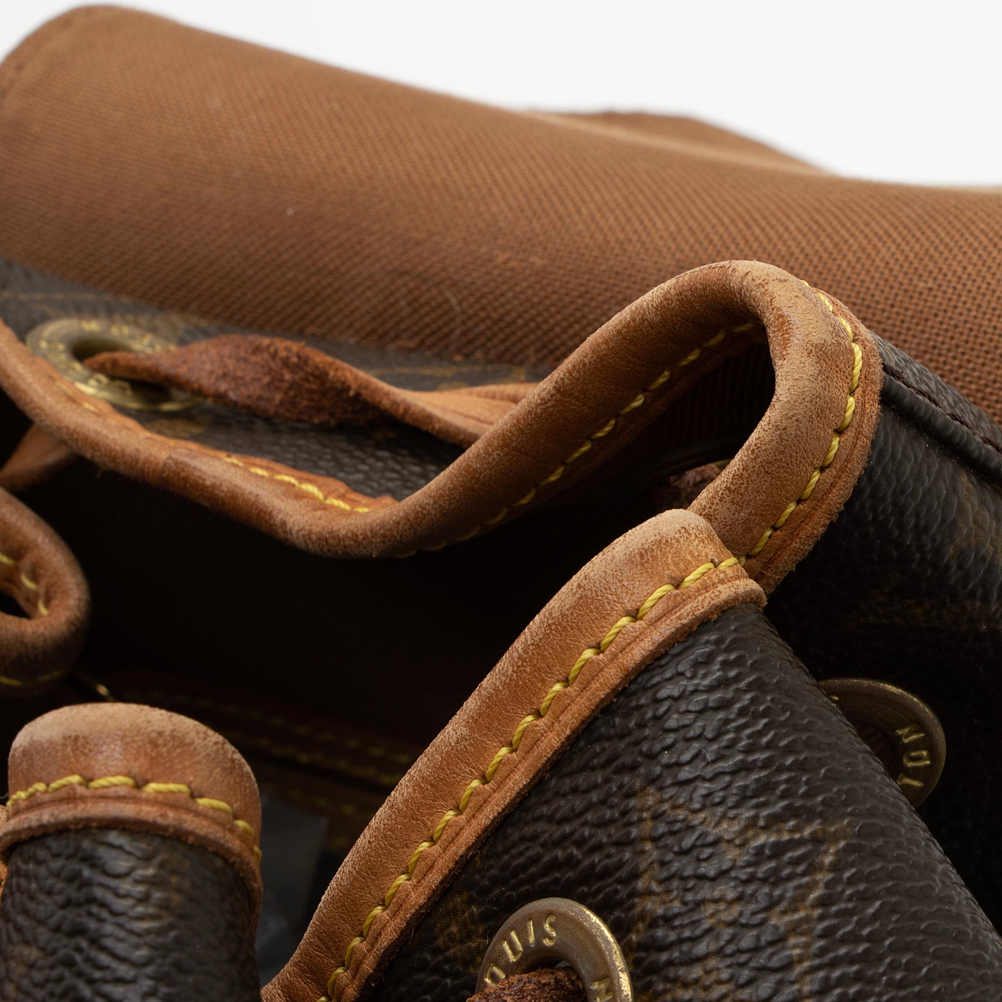 Louis Vuitton Vintage Monogram Canvas Montsouris MM Backpack (SHF-KhKN2W) - Image 11