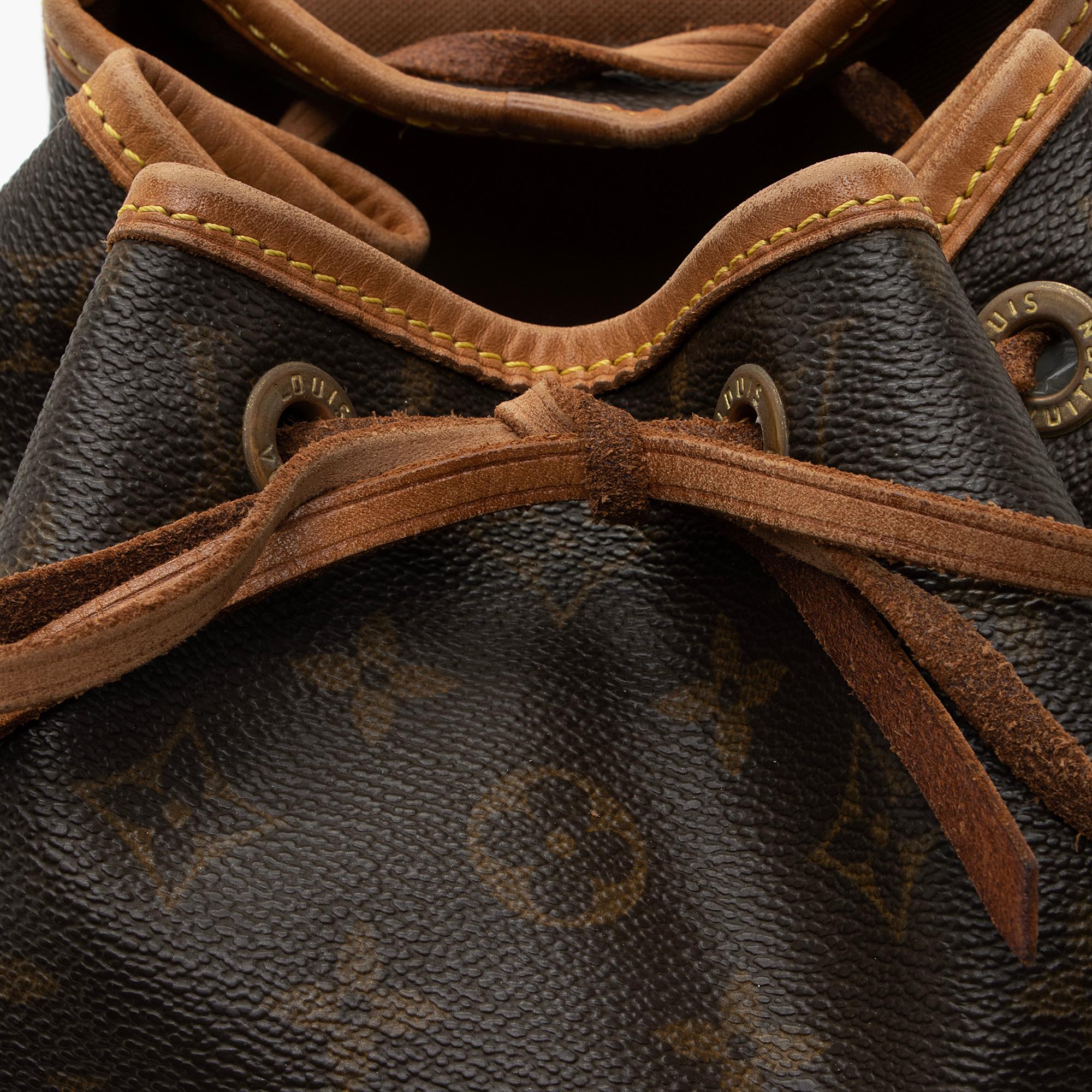 Louis Vuitton Vintage Monogram Canvas Montsouris MM Backpack (SHF-KhKN2W) - Image 12