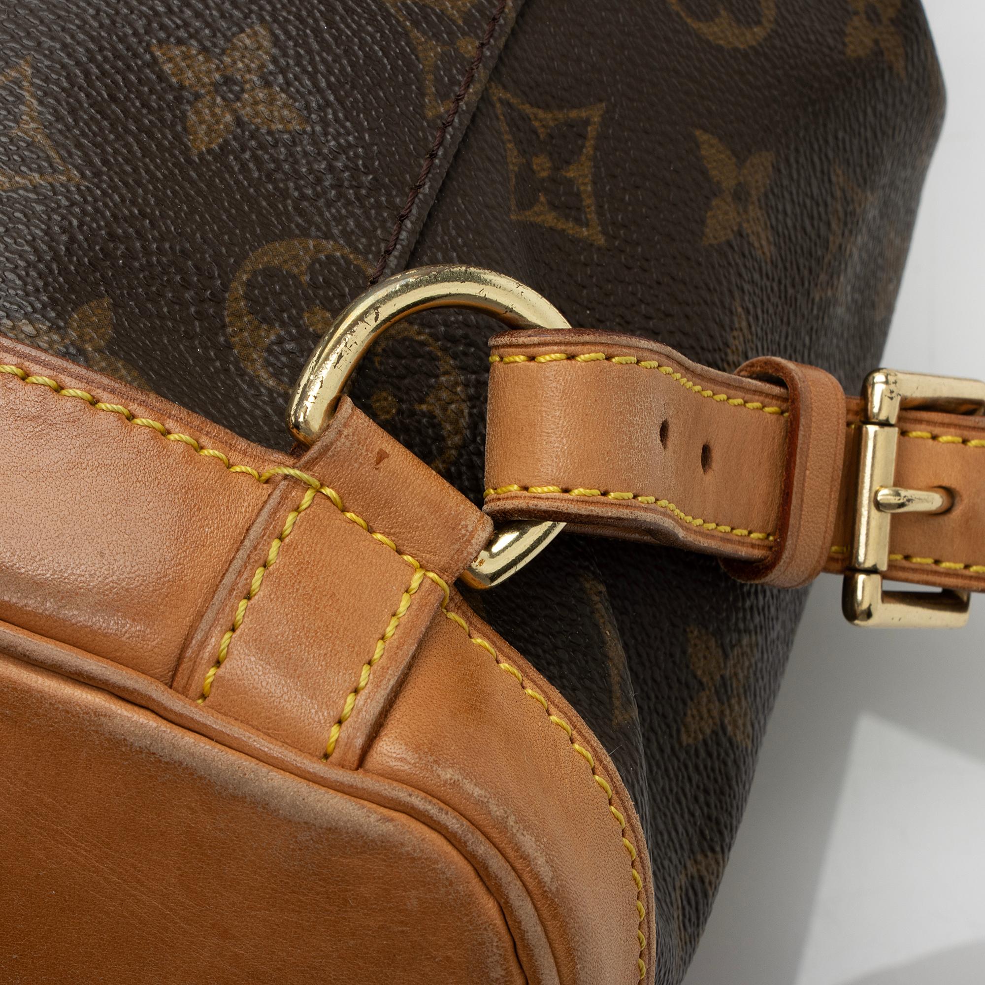 Louis Vuitton Vintage Monogram Canvas Montsouris MM Backpack (SHF-KhKN2W) - Image 16