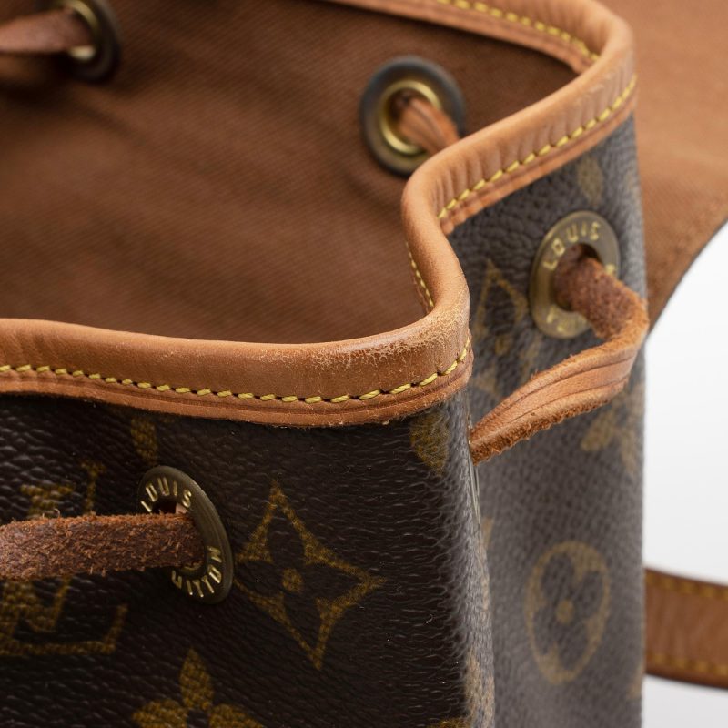 Louis Vuitton Vintage Monogram Canvas Montsouris MM Backpack (SHF-sThgs4) - Image 16