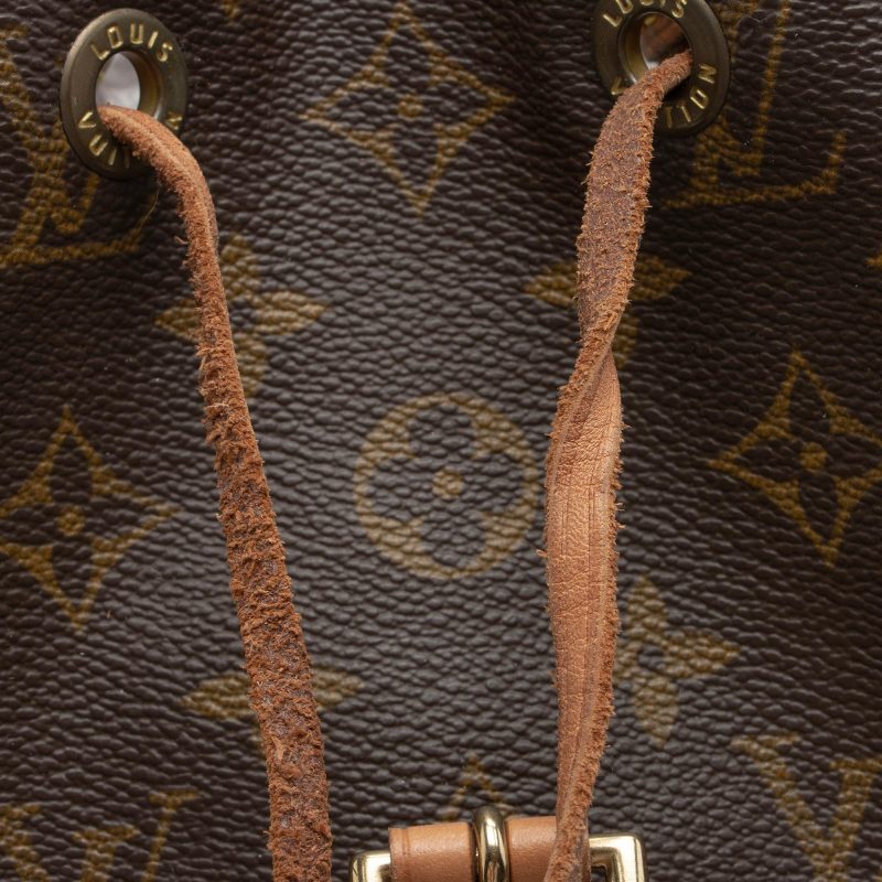 Louis Vuitton Vintage Monogram Canvas Montsouris MM Backpack (SHF-sThgs4) - Image 17