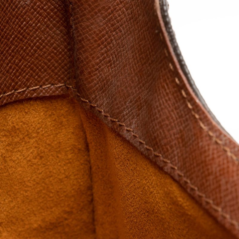 Louis Vuitton Vintage Monogram Canvas Musette Tango Shoulder Bag (SHF-xpJIA1) - Image 10