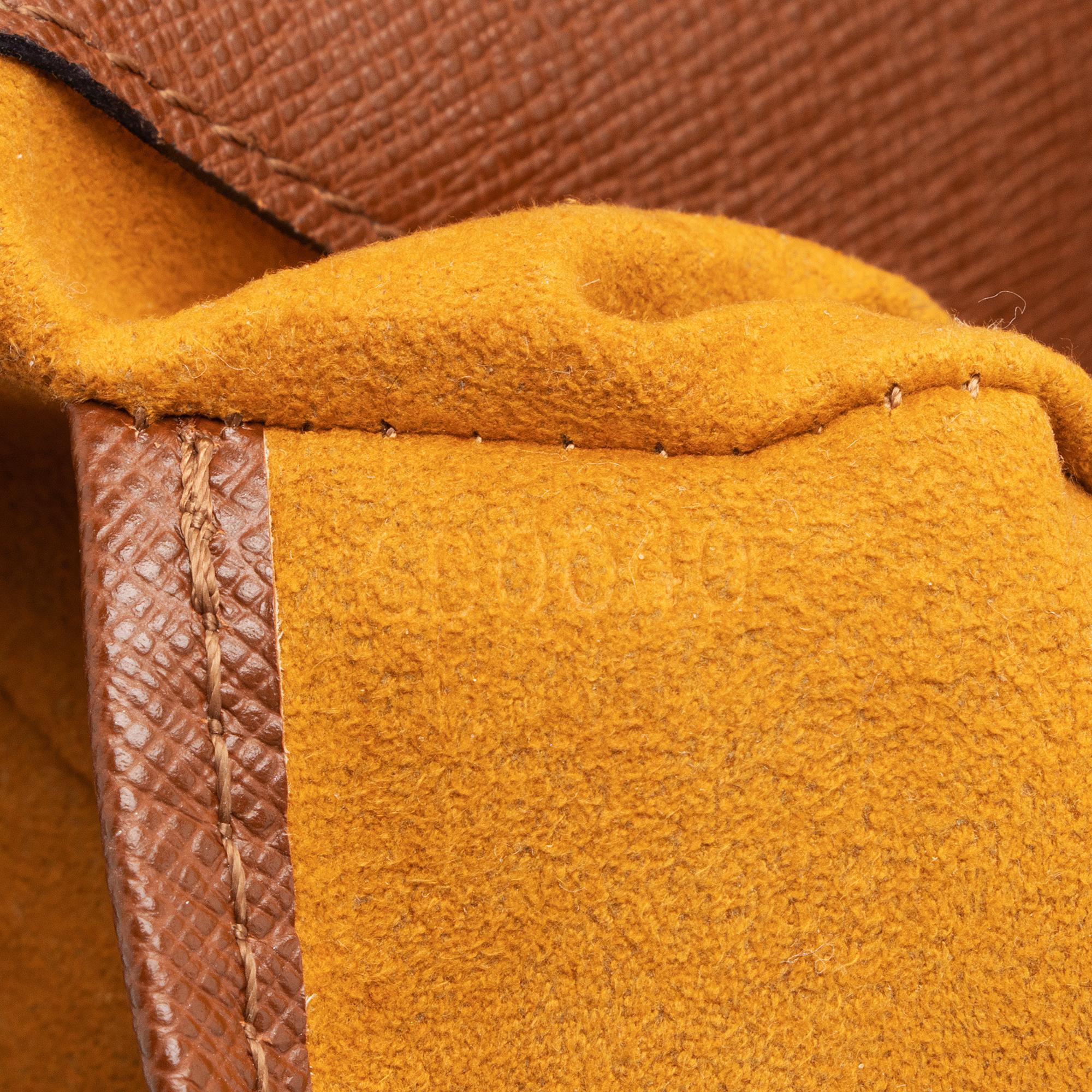 Louis Vuitton Vintage Monogram Canvas Musette Tango Shoulder Bag (SHF-xSc04e) - Image 5