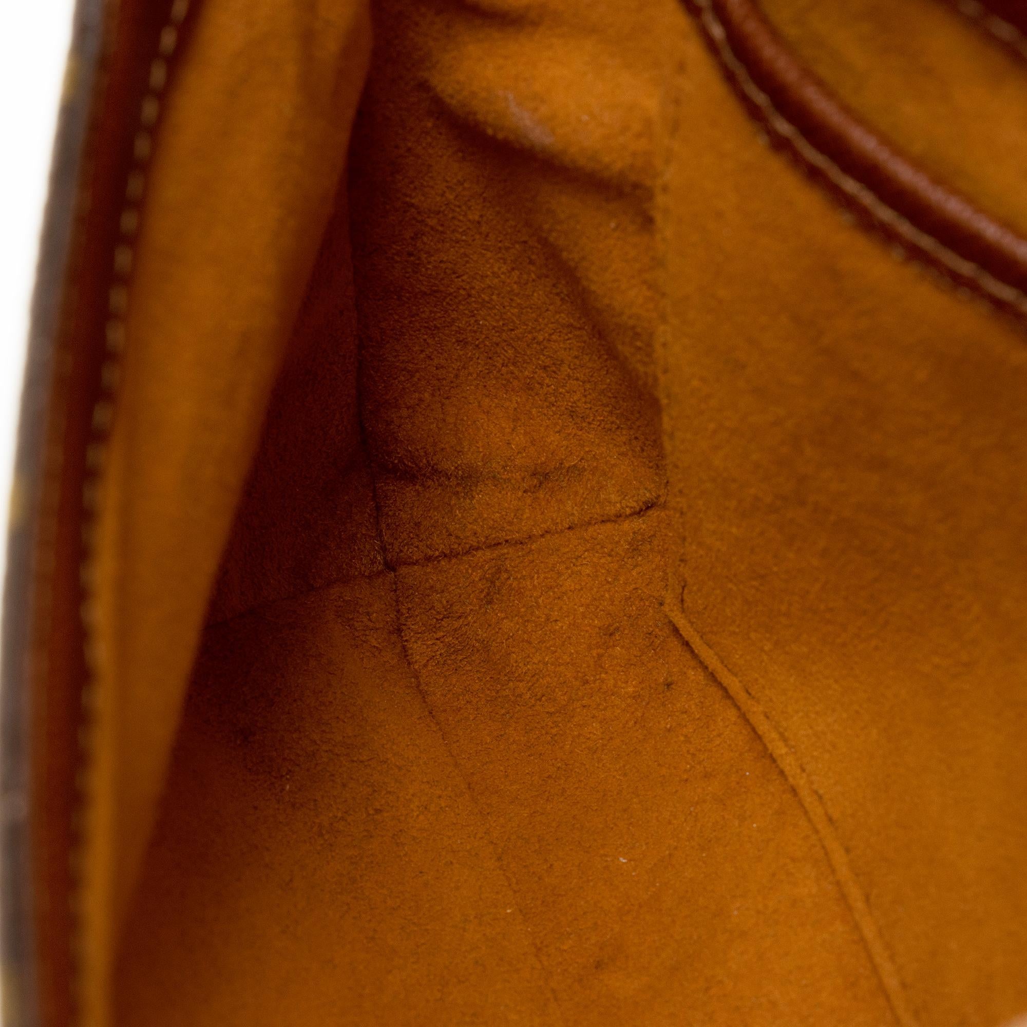 Louis Vuitton Vintage Monogram Canvas Musette Tango Shoulder Bag (SHF-xSc04e) - Image 10