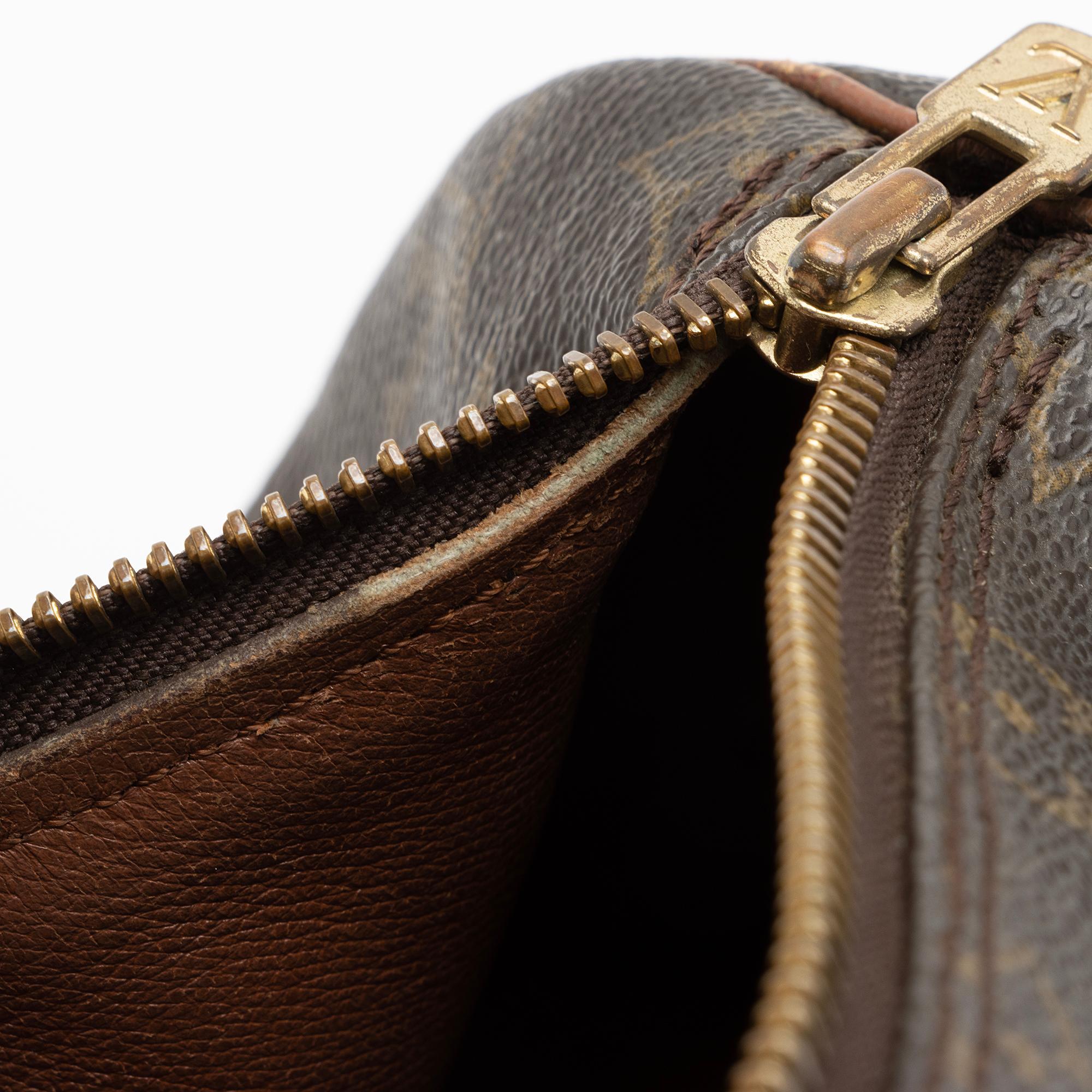 Louis Vuitton Vintage Monogram Canvas Papillon 26 Satchel - FINAL SALE (SHF-R3uOKz) - Image 9