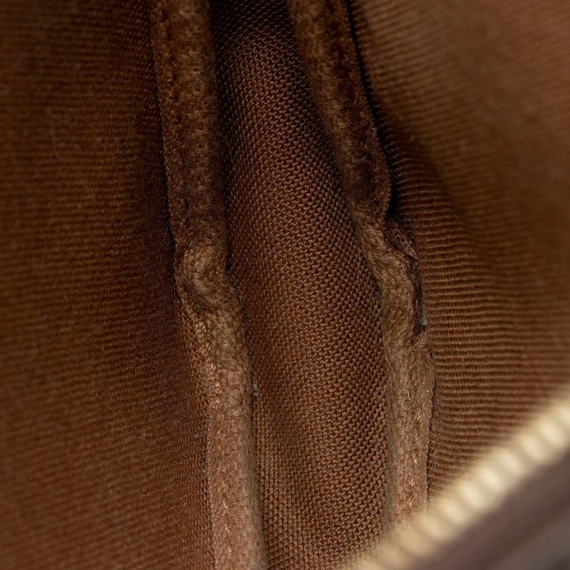 Louis Vuitton Vintage Monogram Canvas Pochette Accessoires (SHF-22173) - Image 11