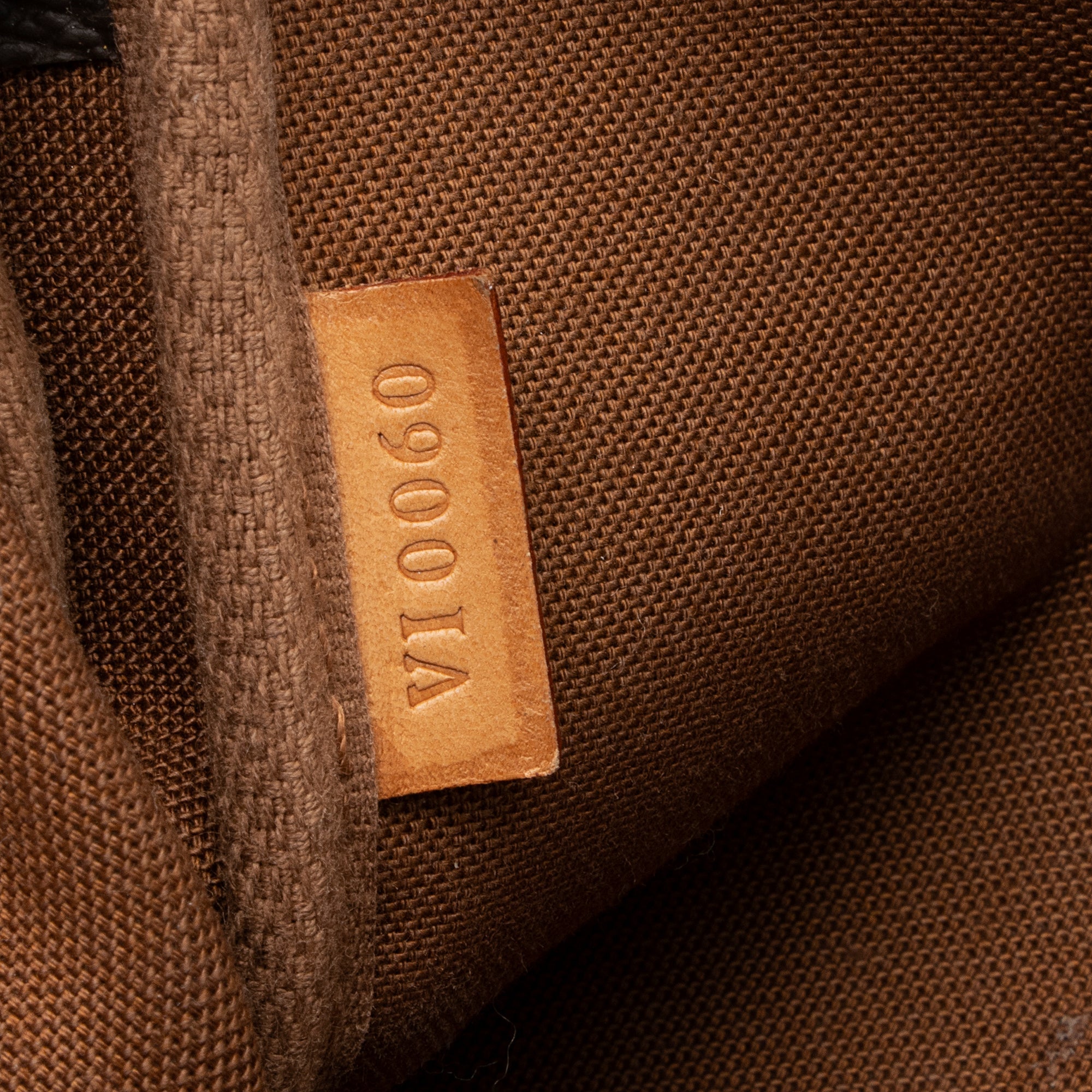 Louis Vuitton Vintage Monogram Canvas Pochette Accessoires (SHF-kOQRsf) - Image 4