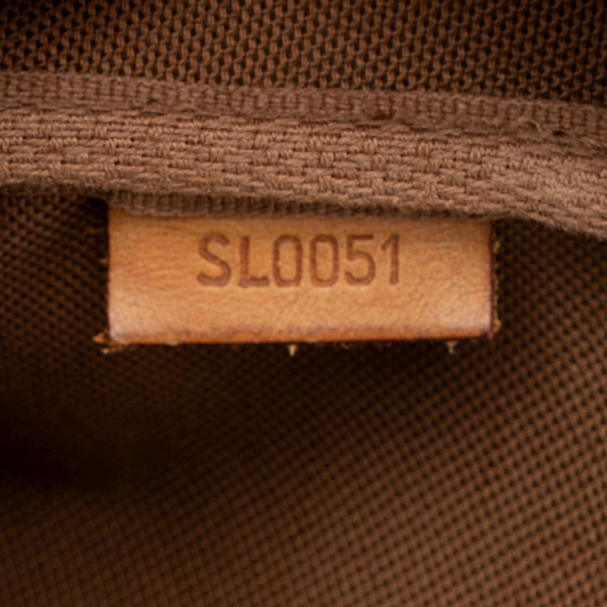 Louis Vuitton Vintage Monogram Canvas Pochette Accessoires (SHF-J5eGly) - Image 5