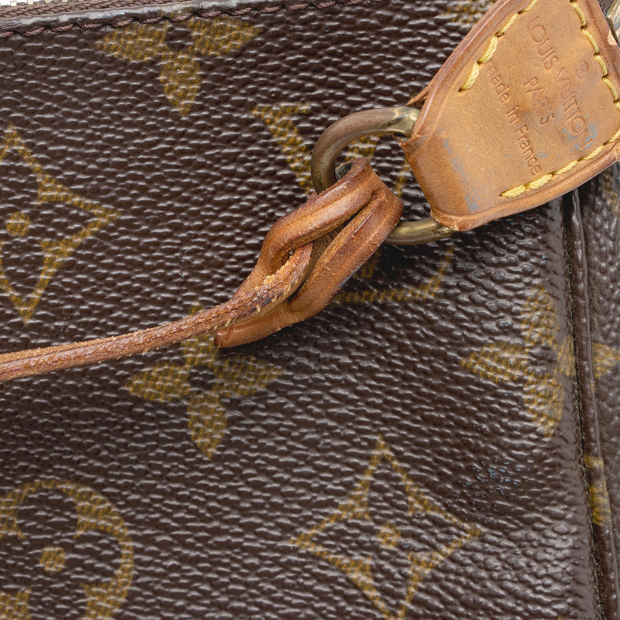 Louis Vuitton Vintage Monogram Canvas Pochette Accessoires (SHF-J5eGly) - Image 8