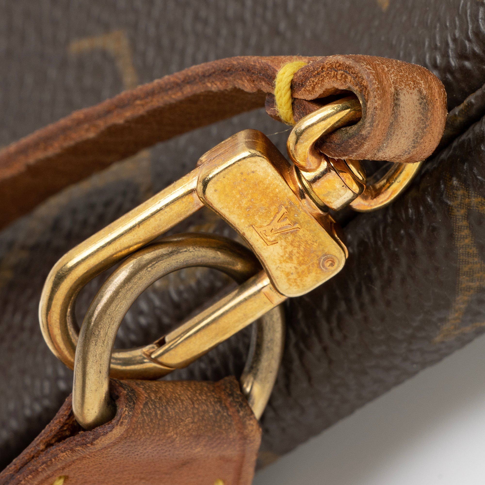 Louis Vuitton Vintage Monogram Canvas Pochette Accessoires (SHF-ok9IiY) - Image 11