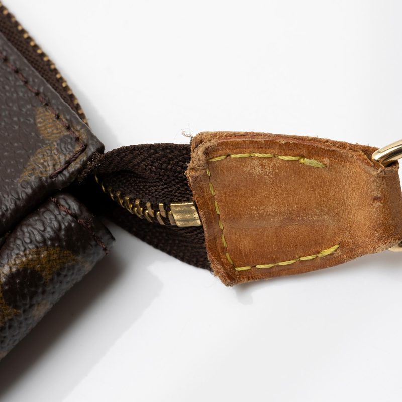 Louis Vuitton Vintage Monogram Canvas Pochette Accessoires (SHF-5KeIJ0) - Image 11
