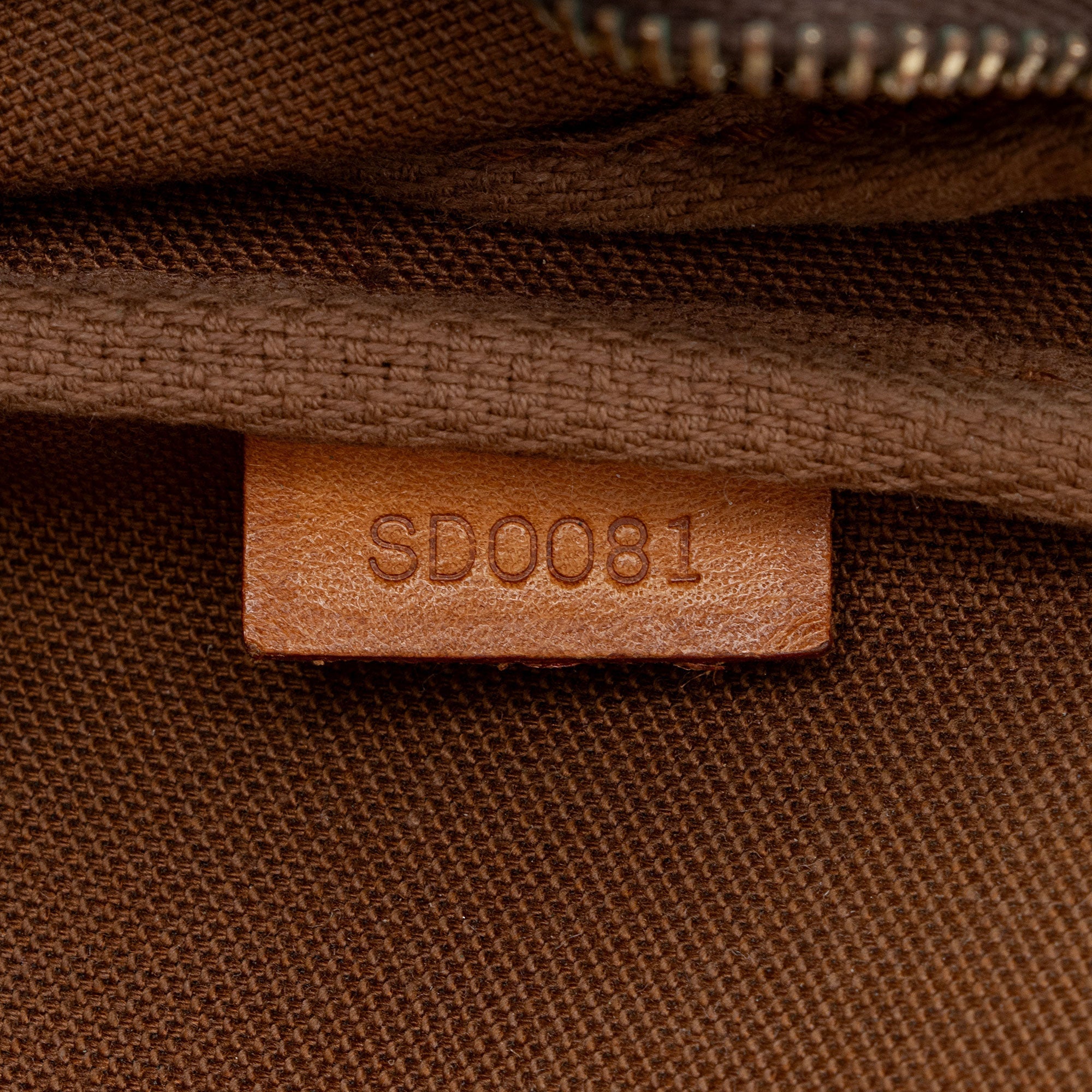 Louis Vuitton Vintage Monogram Canvas Pochette Accessoires (SHF-qlTtgC) - Image 5