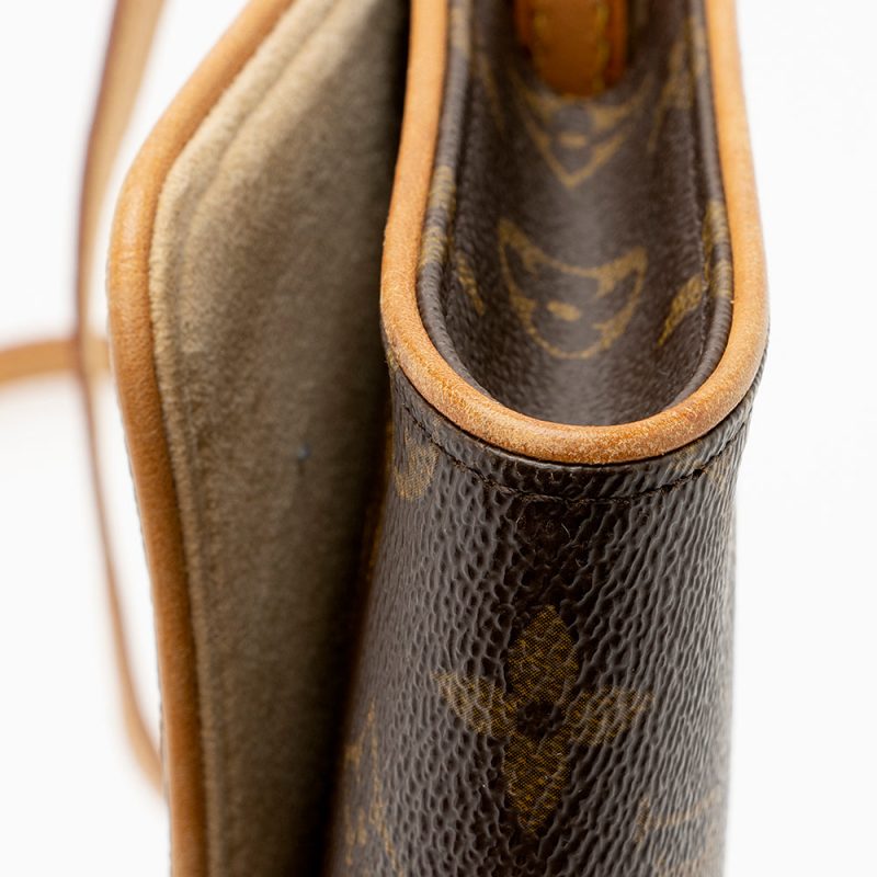 Louis Vuitton Vintage Monogram Canvas Pochette Twin GM Shoulder Bag (SHF-20793) - Image 13