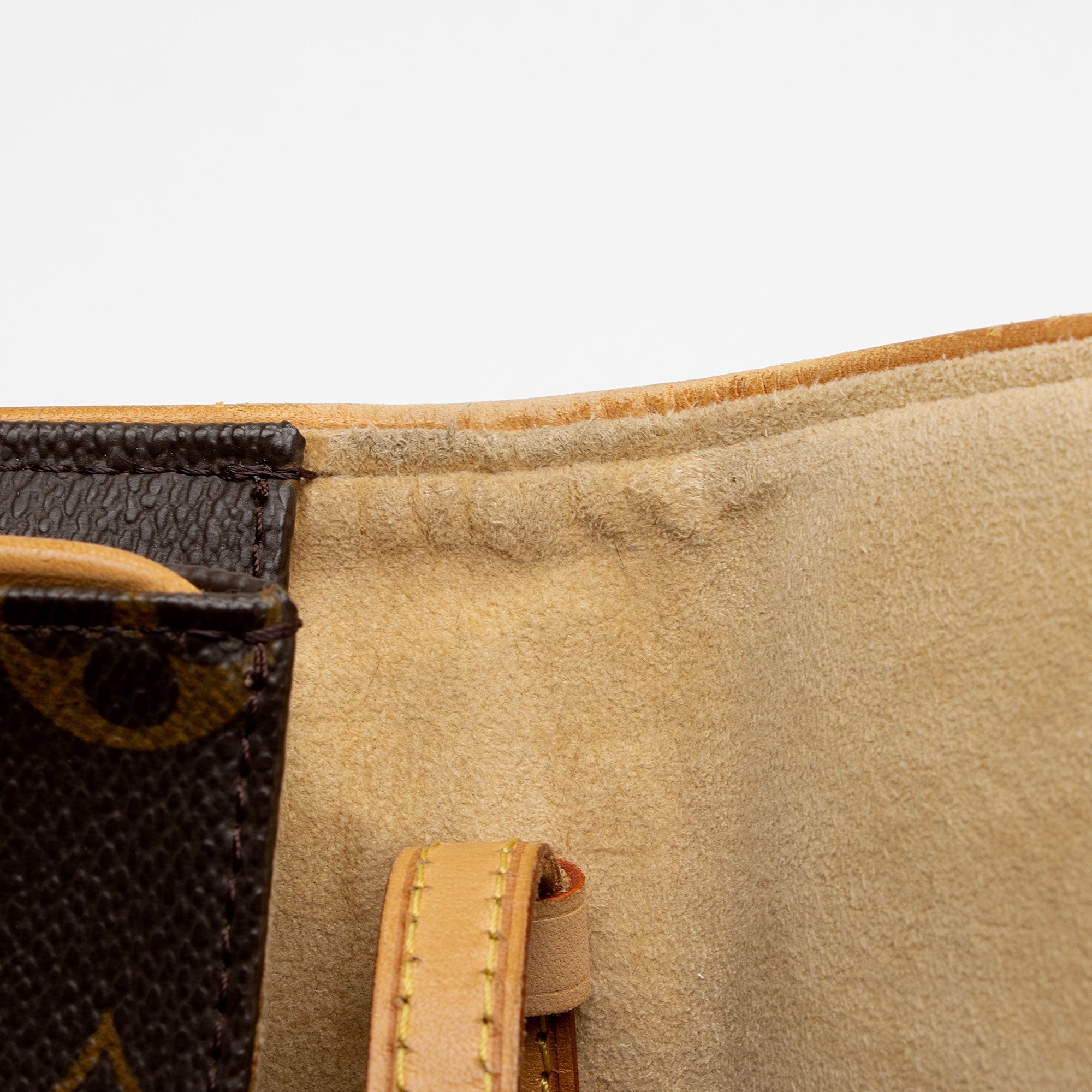 Louis Vuitton Vintage Monogram Canvas Pochette Twin GM Shoulder Bag (SHF-ou7kwX) - Image 7