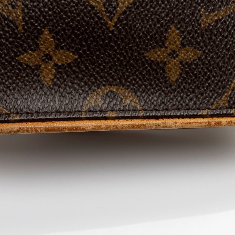 Louis Vuitton Vintage Monogram Canvas Pochette Twin GM Shoulder Bag (SHF-ou7kwX) - Image 10
