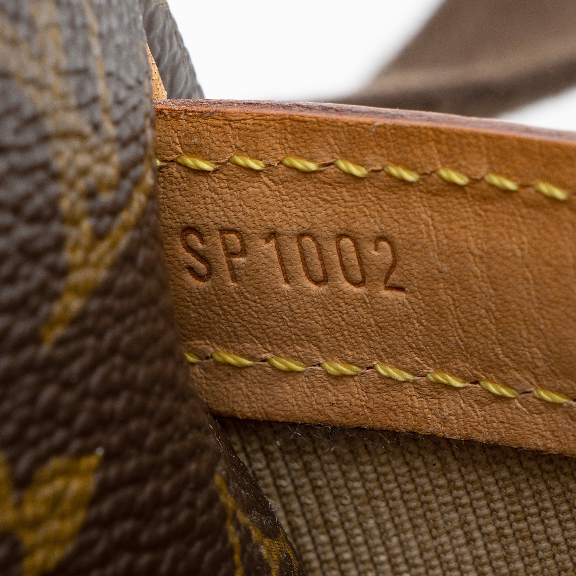 Louis Vuitton Vintage Monogram Canvas Reporter GM Messenger Bag (SHF-23072) - Image 5