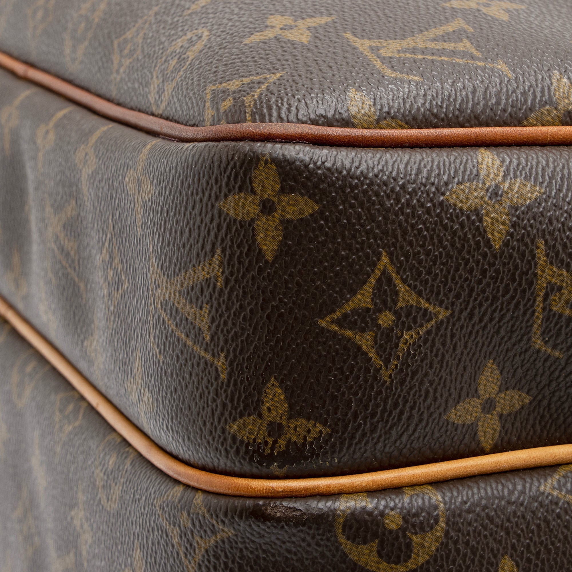 Louis Vuitton Vintage Monogram Canvas Reporter GM Messenger Bag (SHF-23072) - Image 11