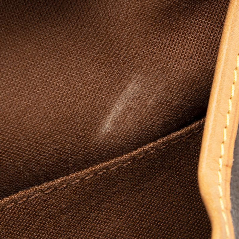 Louis Vuitton Vintage Monogram Canvas Saumur 30 Messenger Bag (SHF-21014) - Image 11