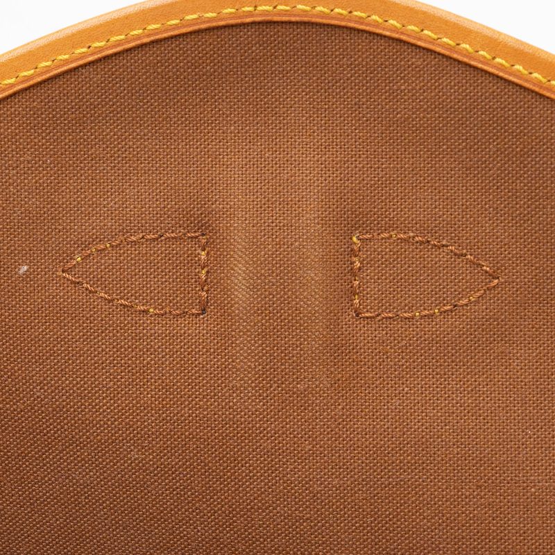 Louis Vuitton Vintage Monogram Canvas Saumur 30 Messenger Bag (SHF-KLQMaQ) - Image 13