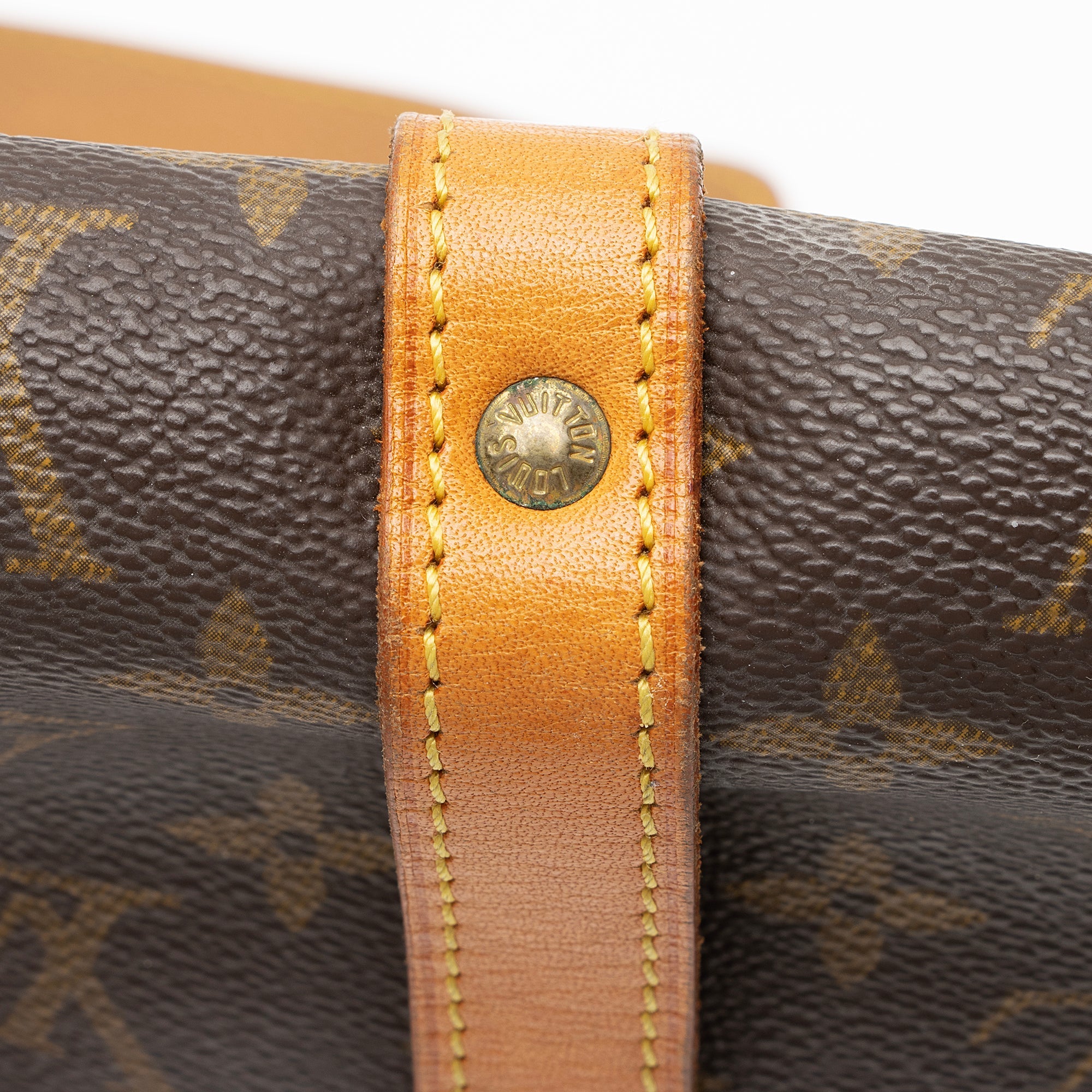 Louis Vuitton Vintage Monogram Canvas Saumur 30 Messenger Bag (SHF-qN3Go7) - Image 9