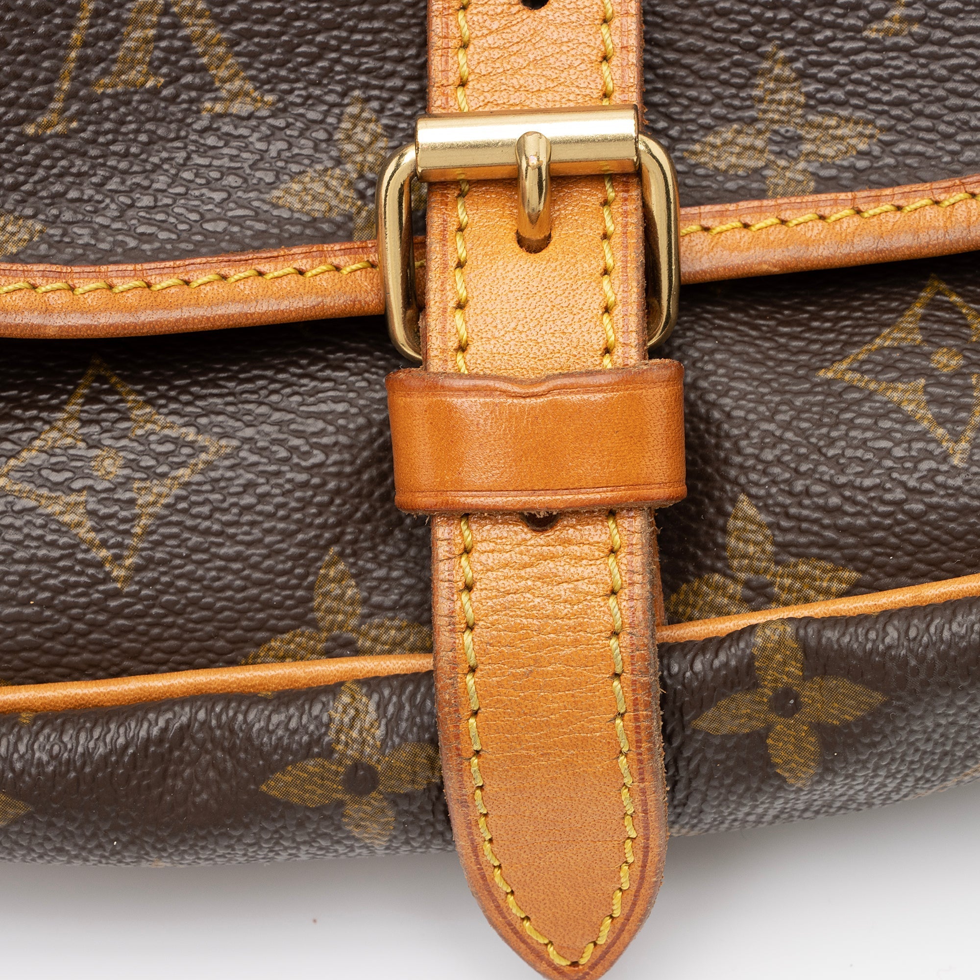 Louis Vuitton Vintage Monogram Canvas Saumur 30 Messenger Bag (SHF-qN3Go7) - Image 14