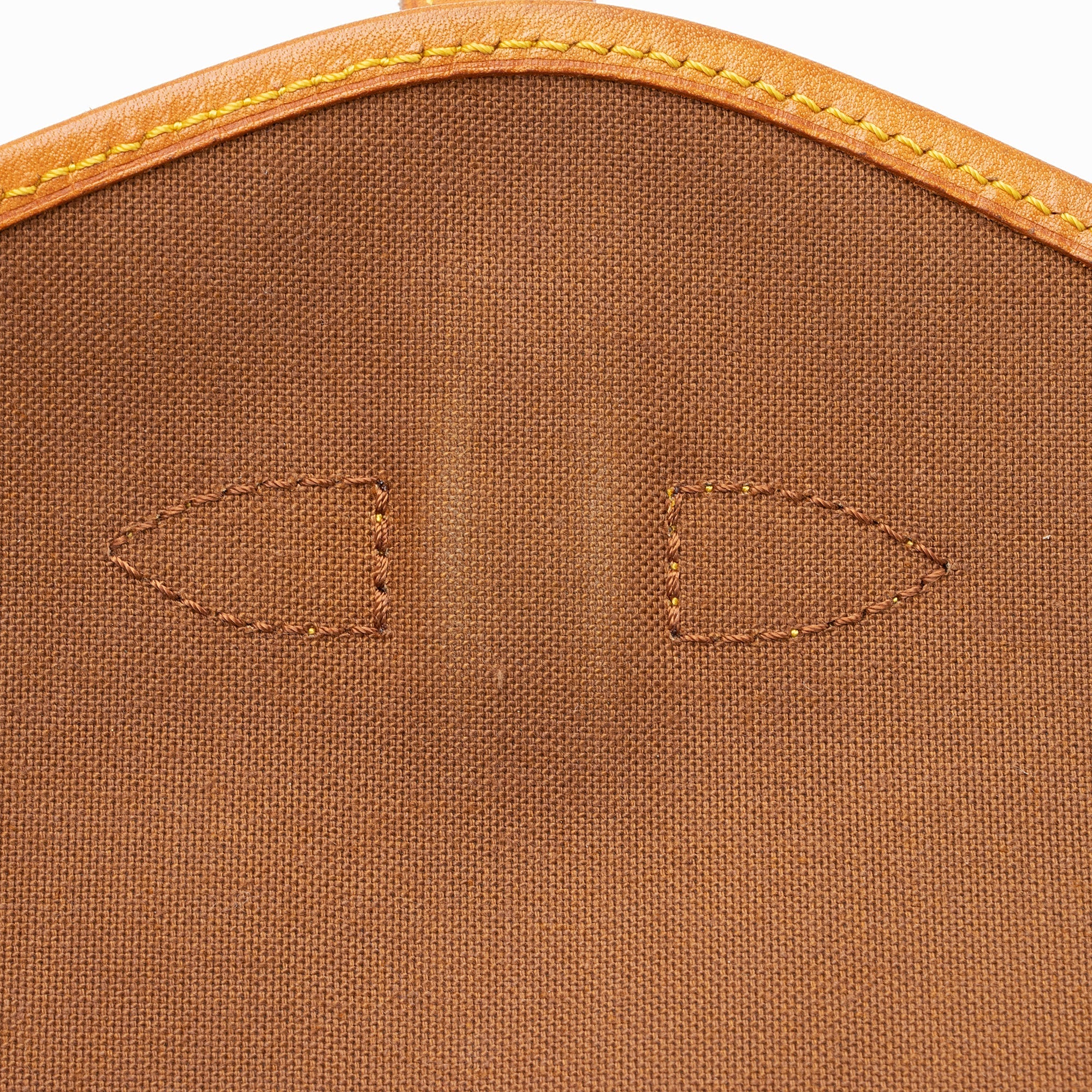 Louis Vuitton Vintage Monogram Canvas Saumur 30 Messenger Bag (SHF-qN3Go7) - Image 15
