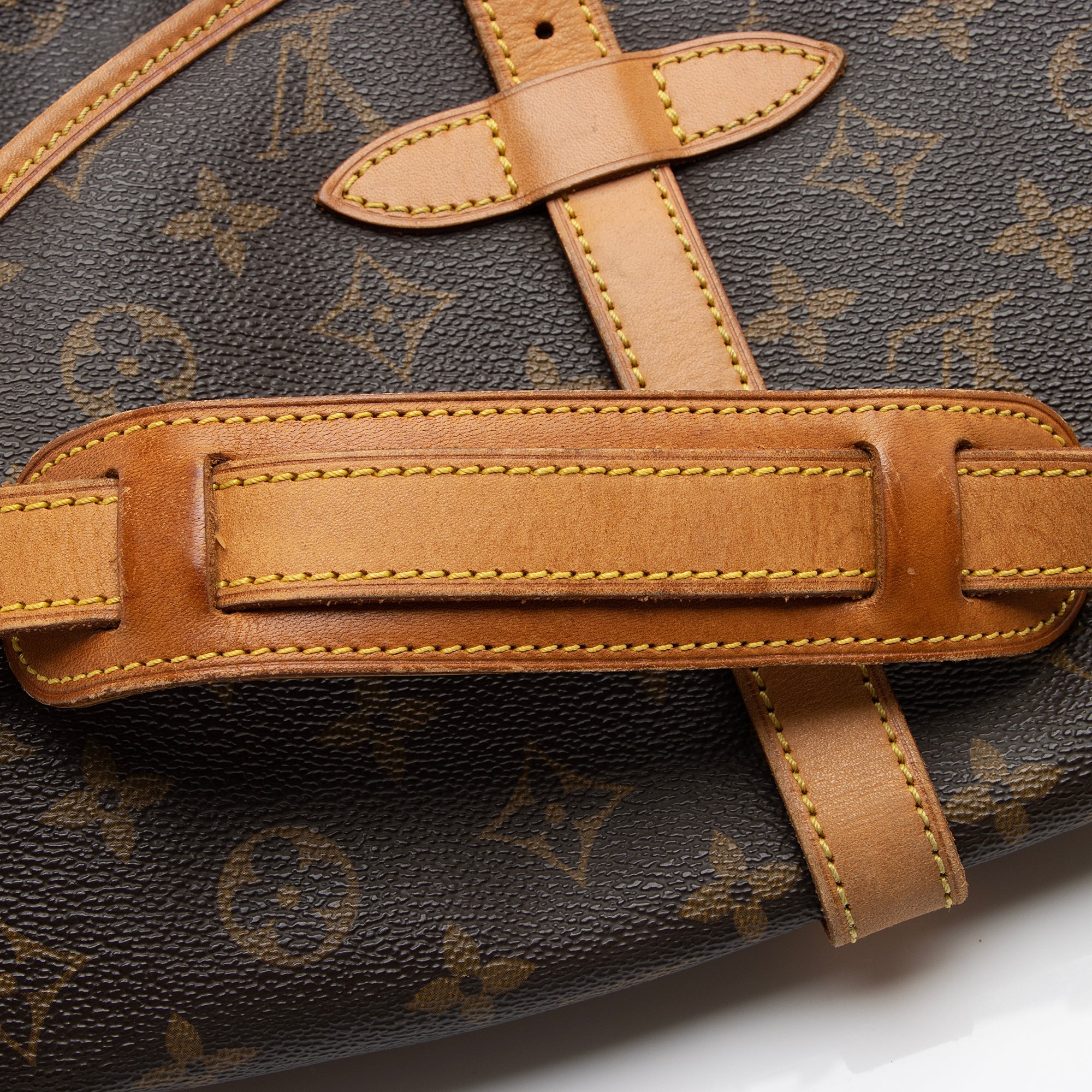 Louis Vuitton Vintage Monogram Canvas Saumur 30 Messenger Bag (SHF-F6ygbP) - Image 9