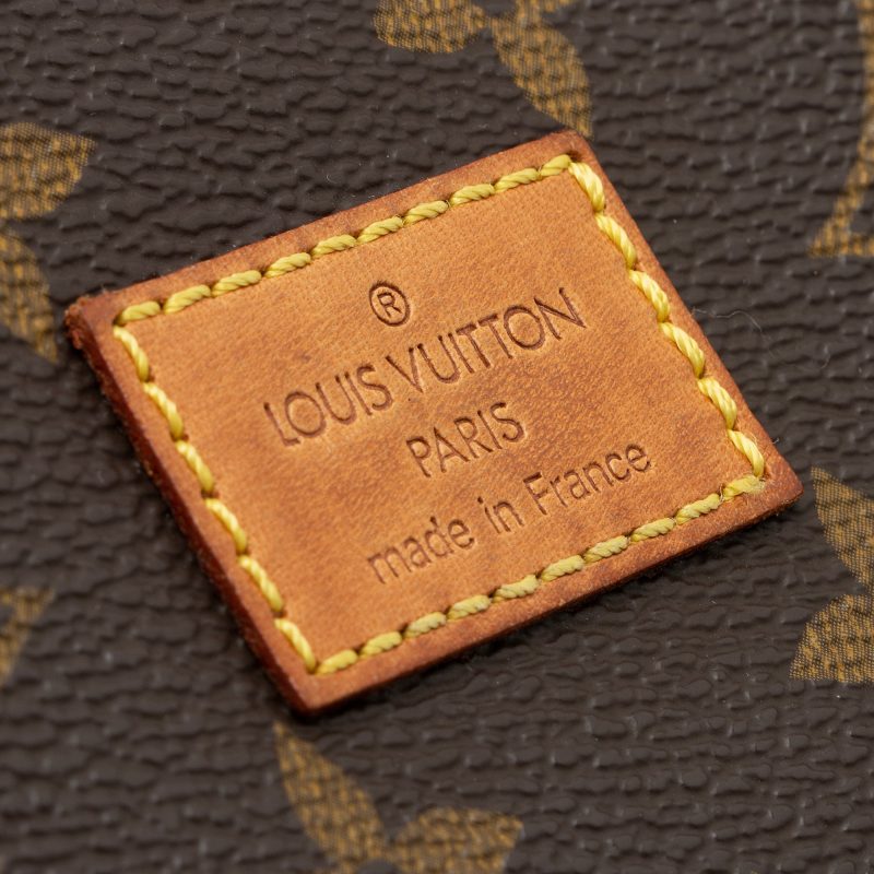 Louis Vuitton Vintage Monogram Canvas Saumur 30 Messenger Bag (SHF-F6ygbP) - Image 16